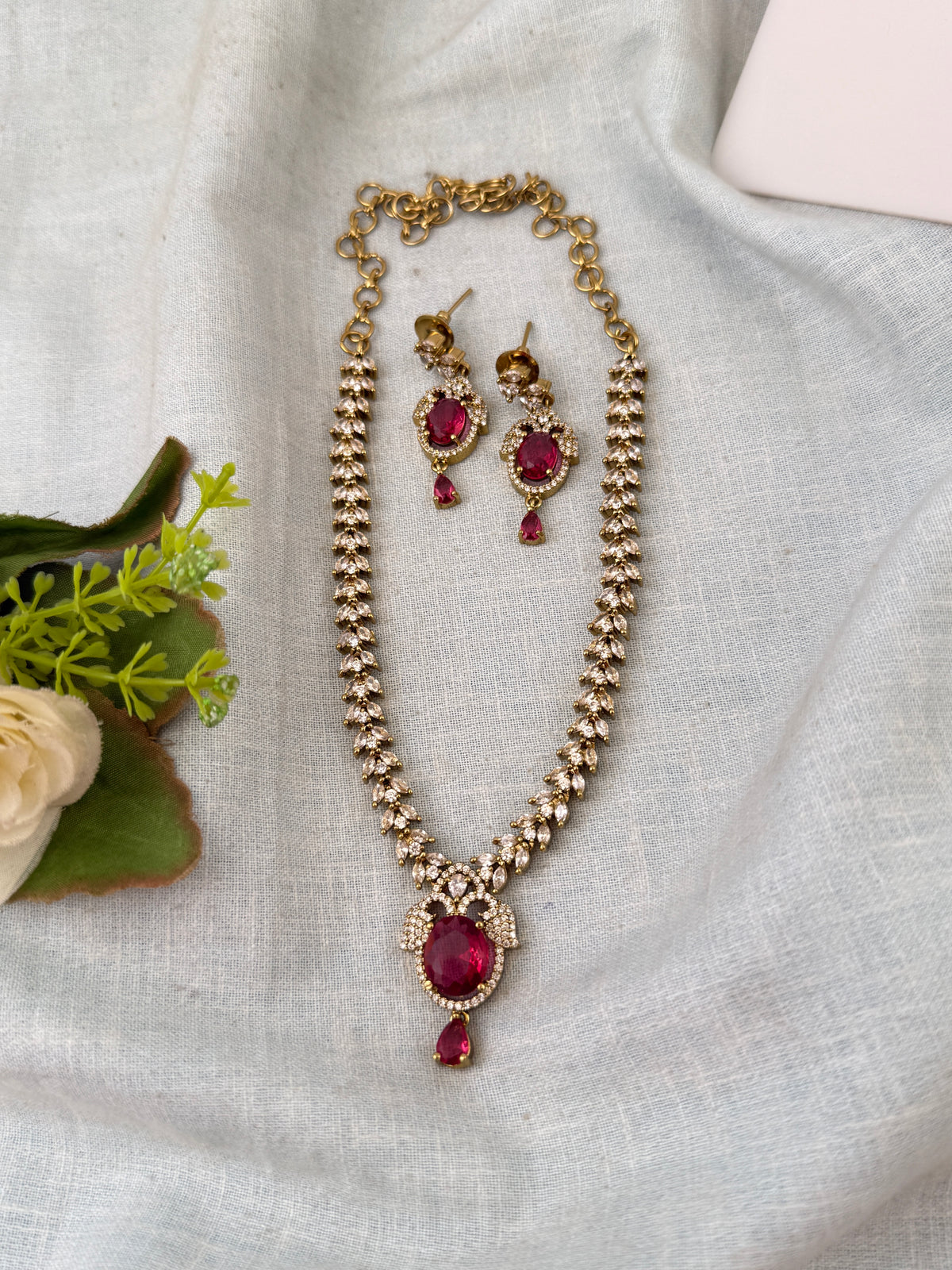 Victorian designer necklace for women