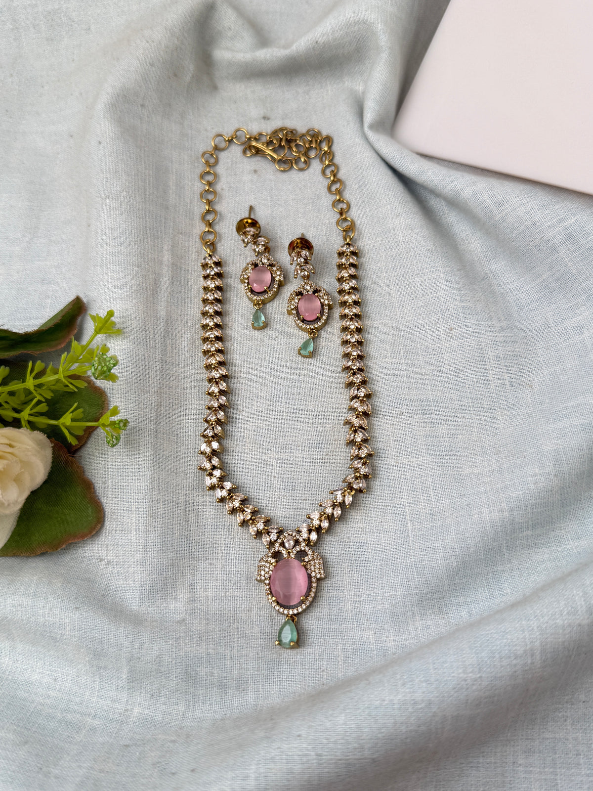 Victorian designer necklace for women