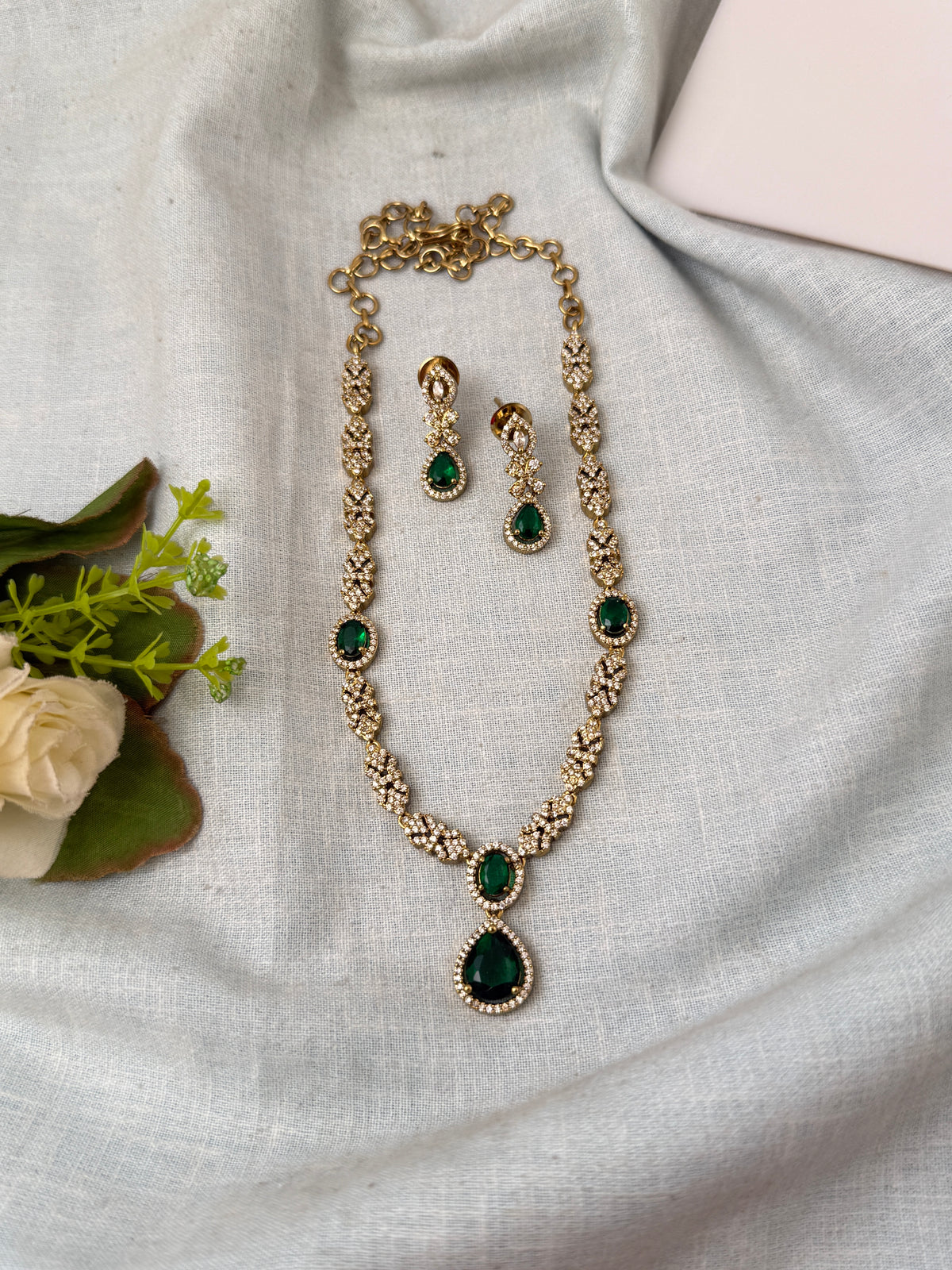 Victorian designer necklace for women