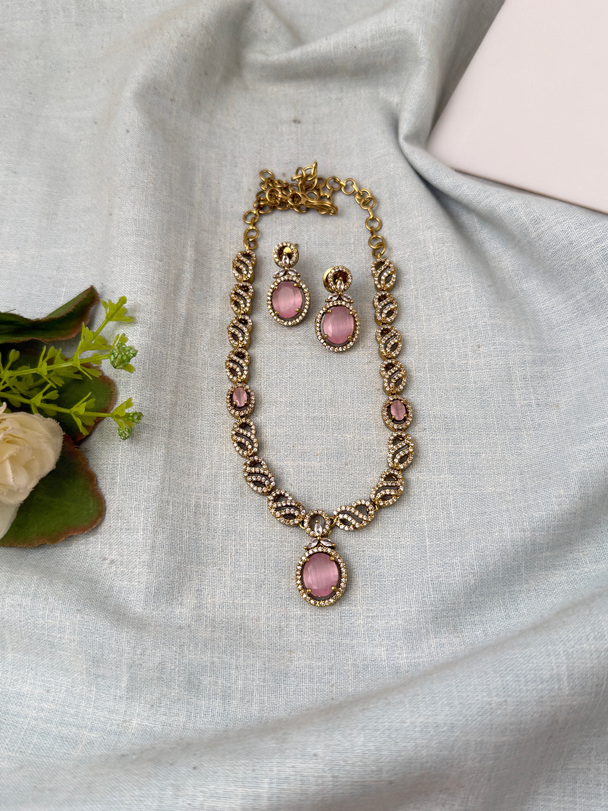 Victorian designer necklace for women