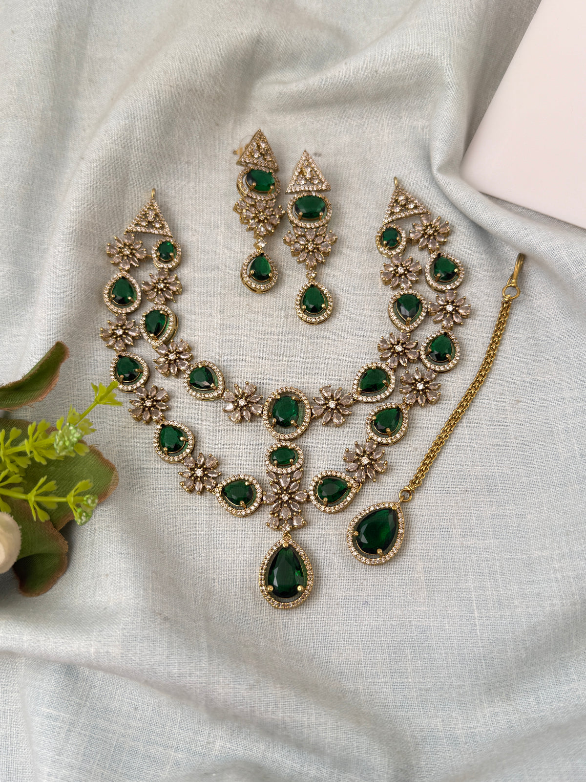 Victorian designer necklace for women