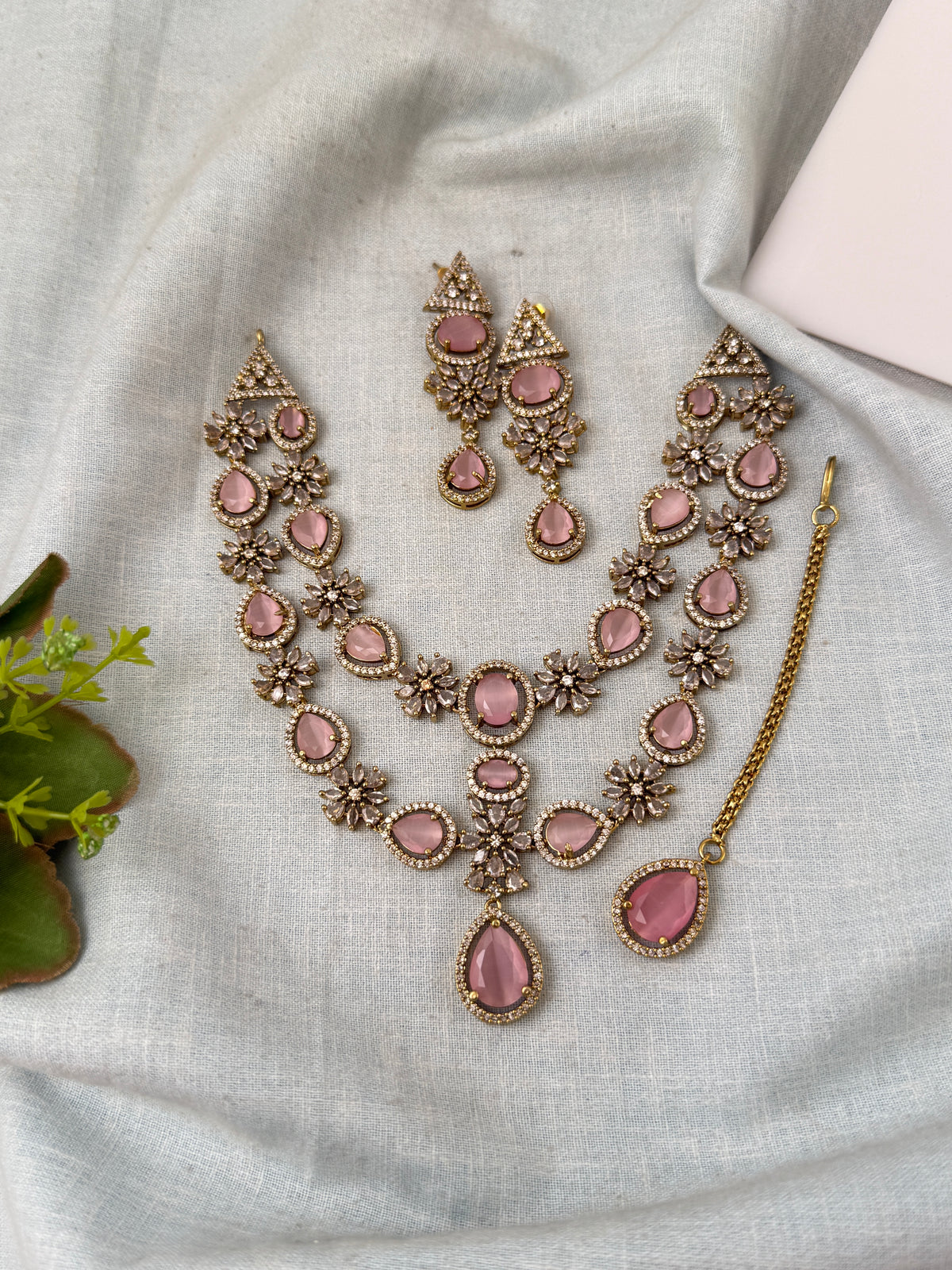 Victorian designer necklace for women