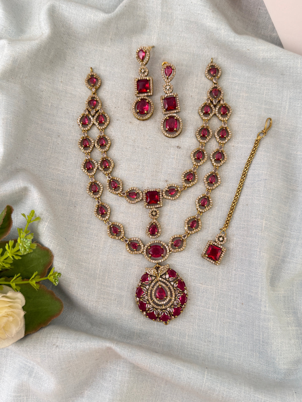 Victorian designer necklace for women