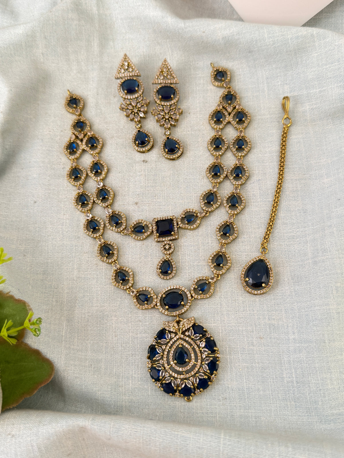 Victorian designer necklace for women