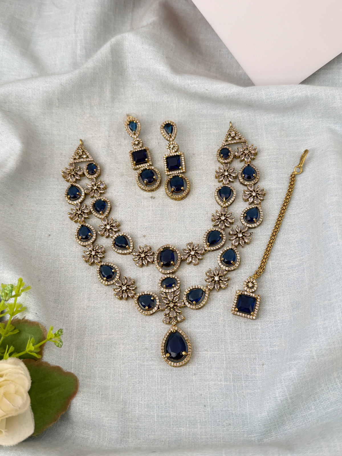 Victorian designer necklace for women