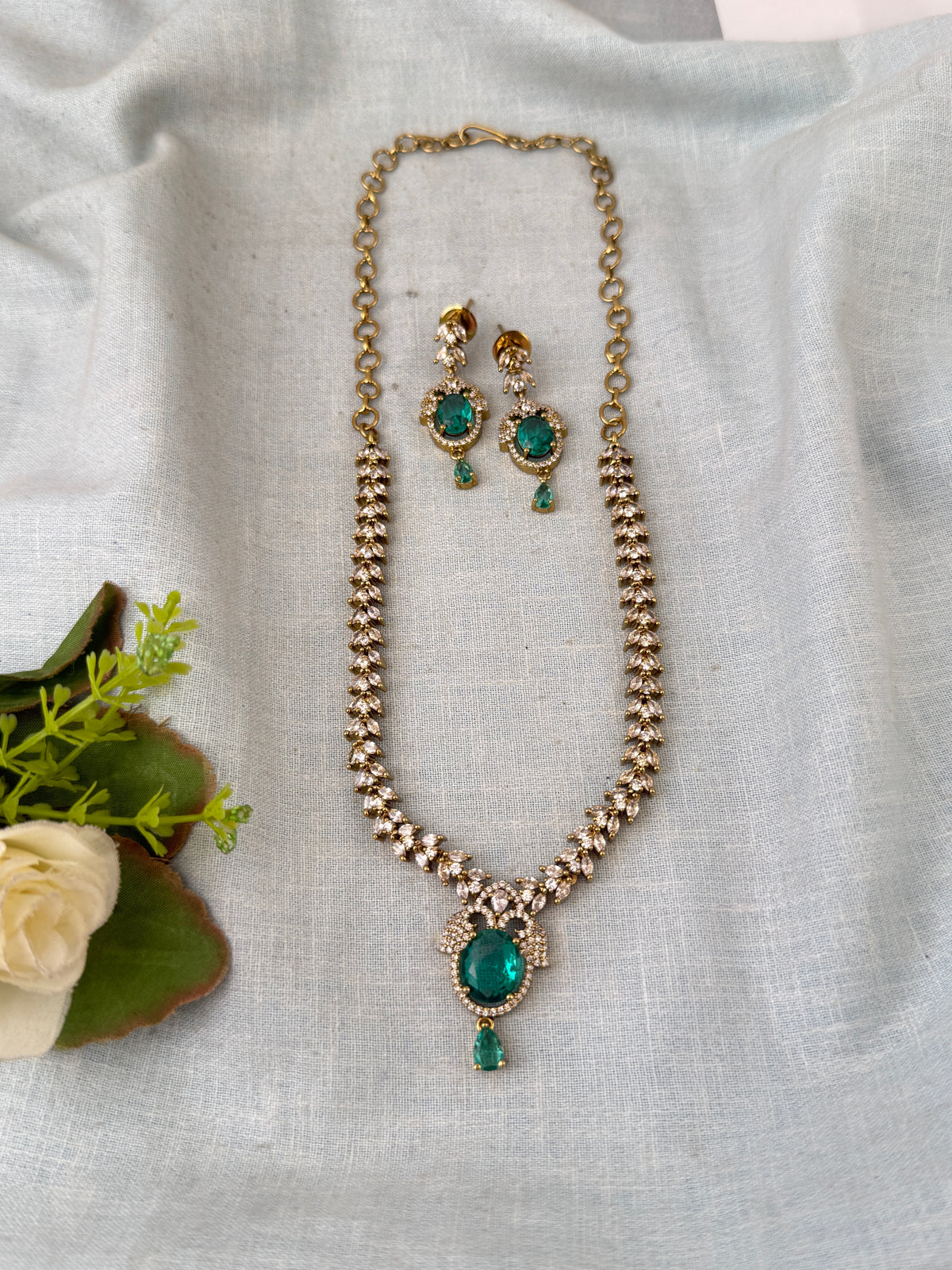 Victorian designer necklace for women
