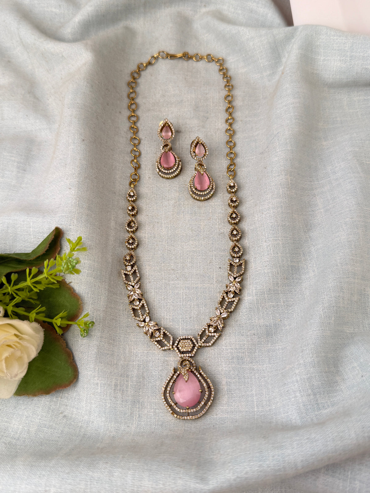 Victorian designer necklace for women