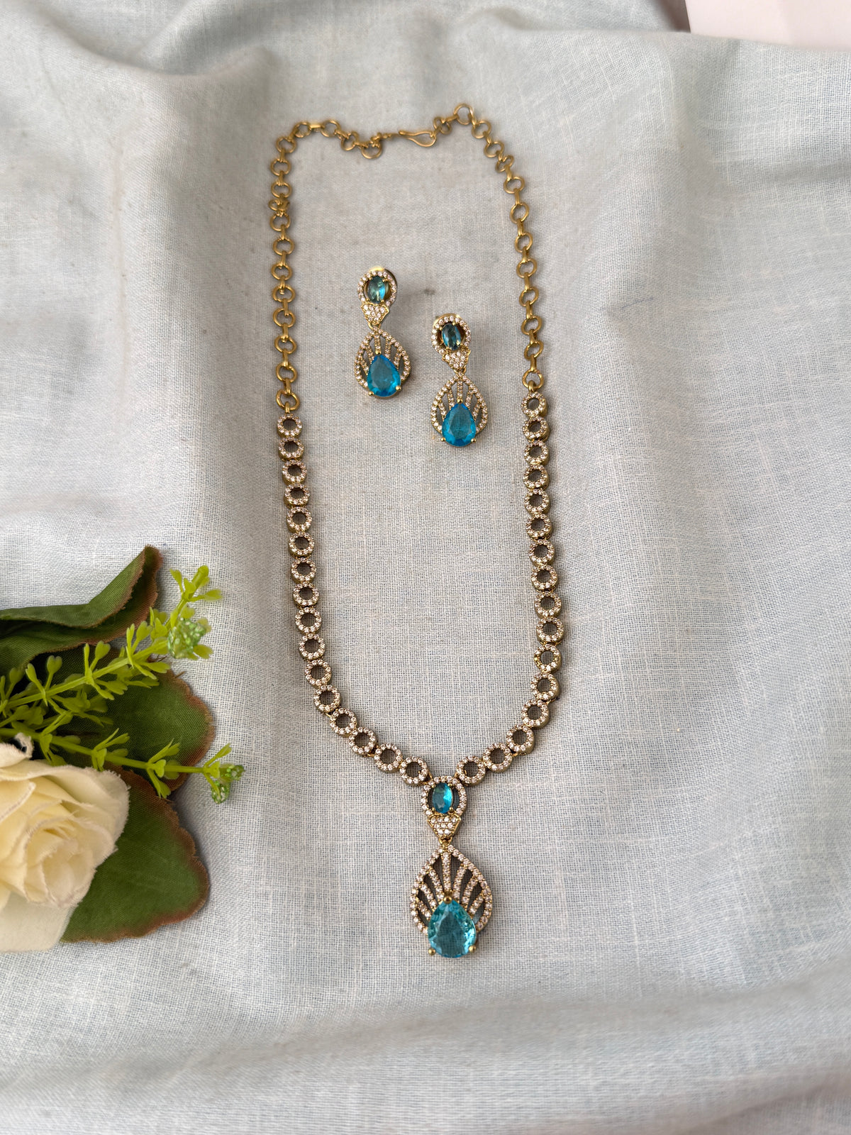 Victorian designer necklace for women