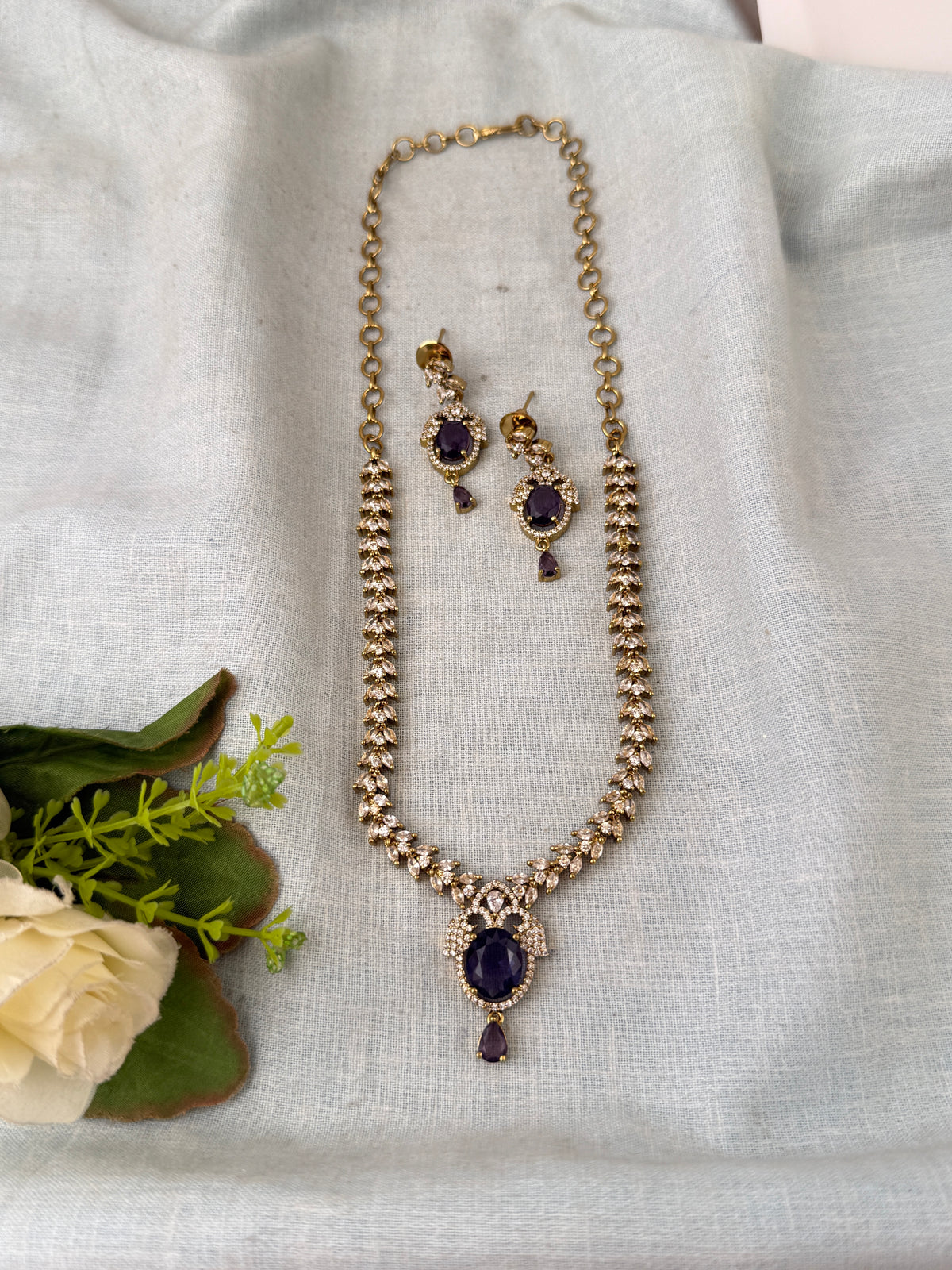 Victorian designer necklace for women