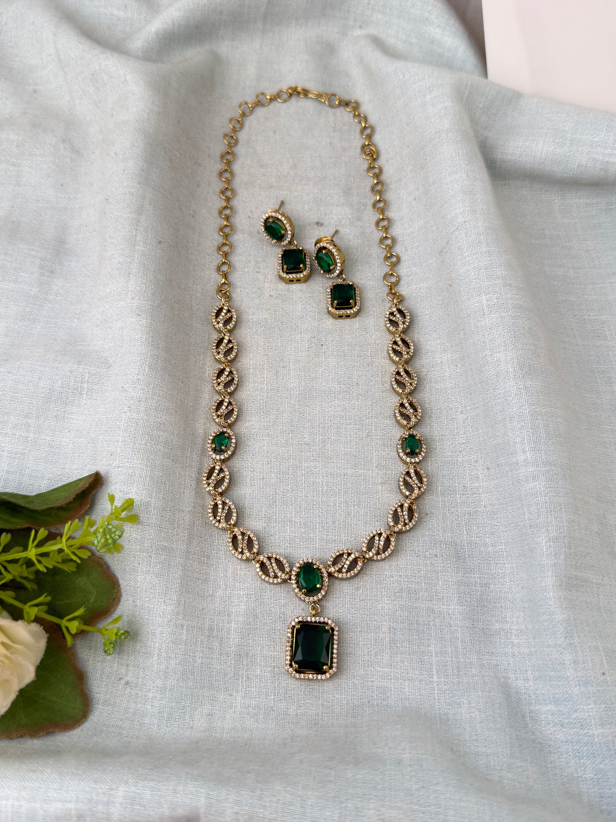 Victorian designer necklace for women