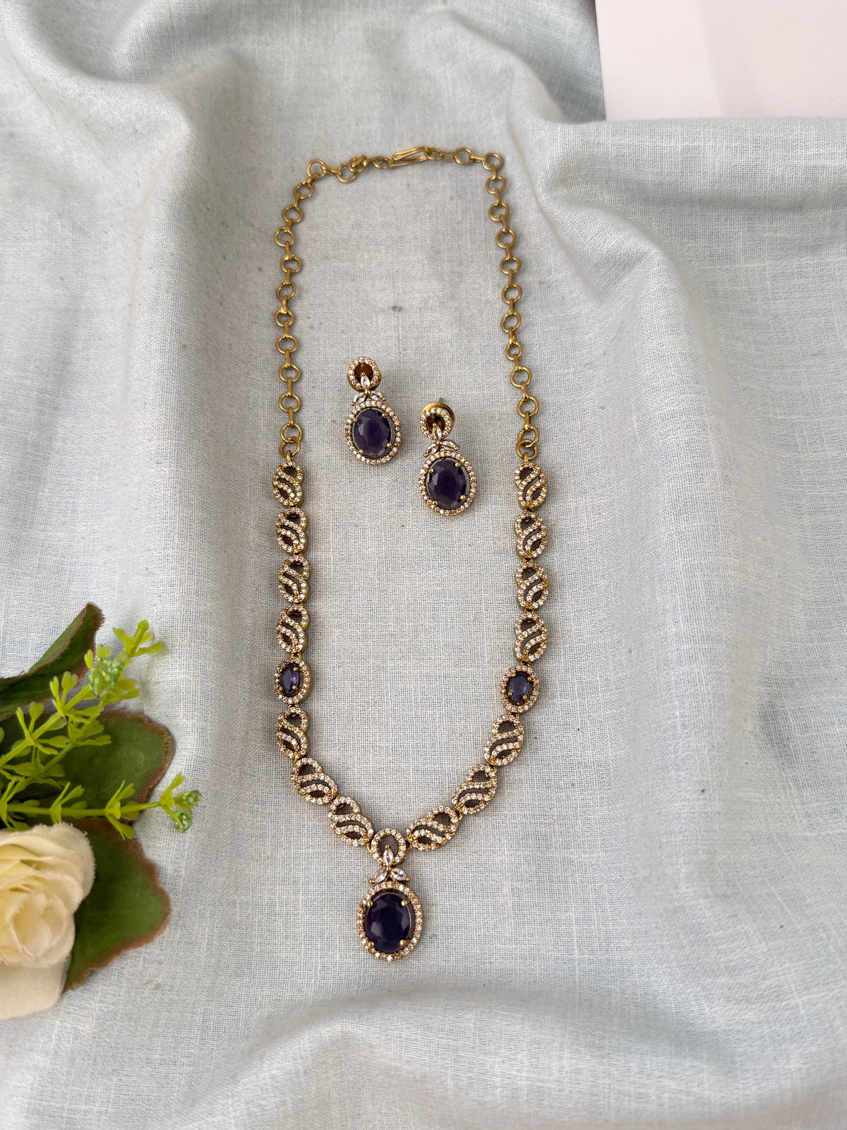 Victorian designer necklace for women