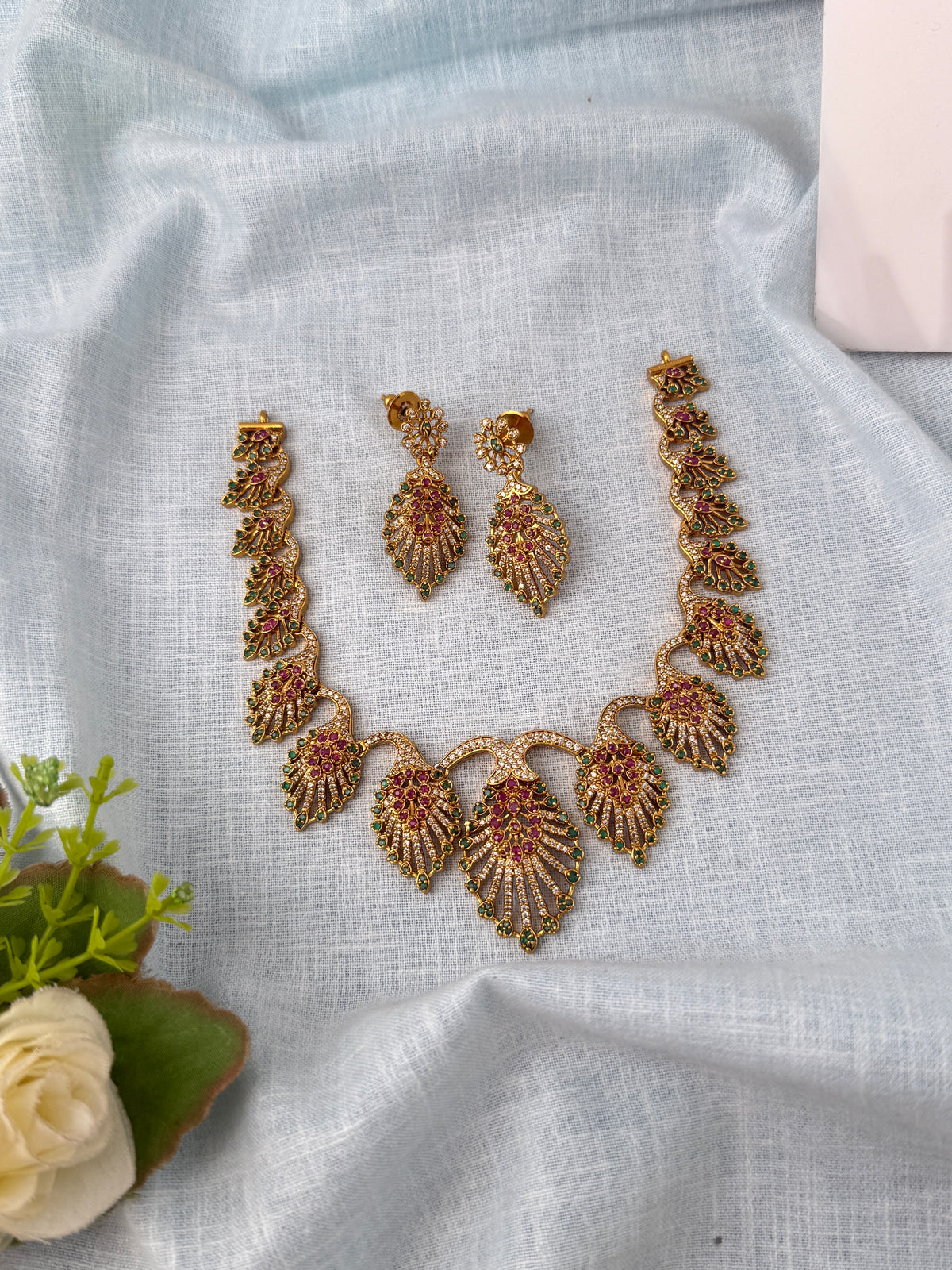 Victorian designer necklace for women