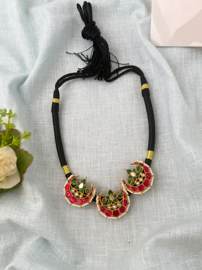 Black Thread Jadau Kundan Short Necklace | N0582