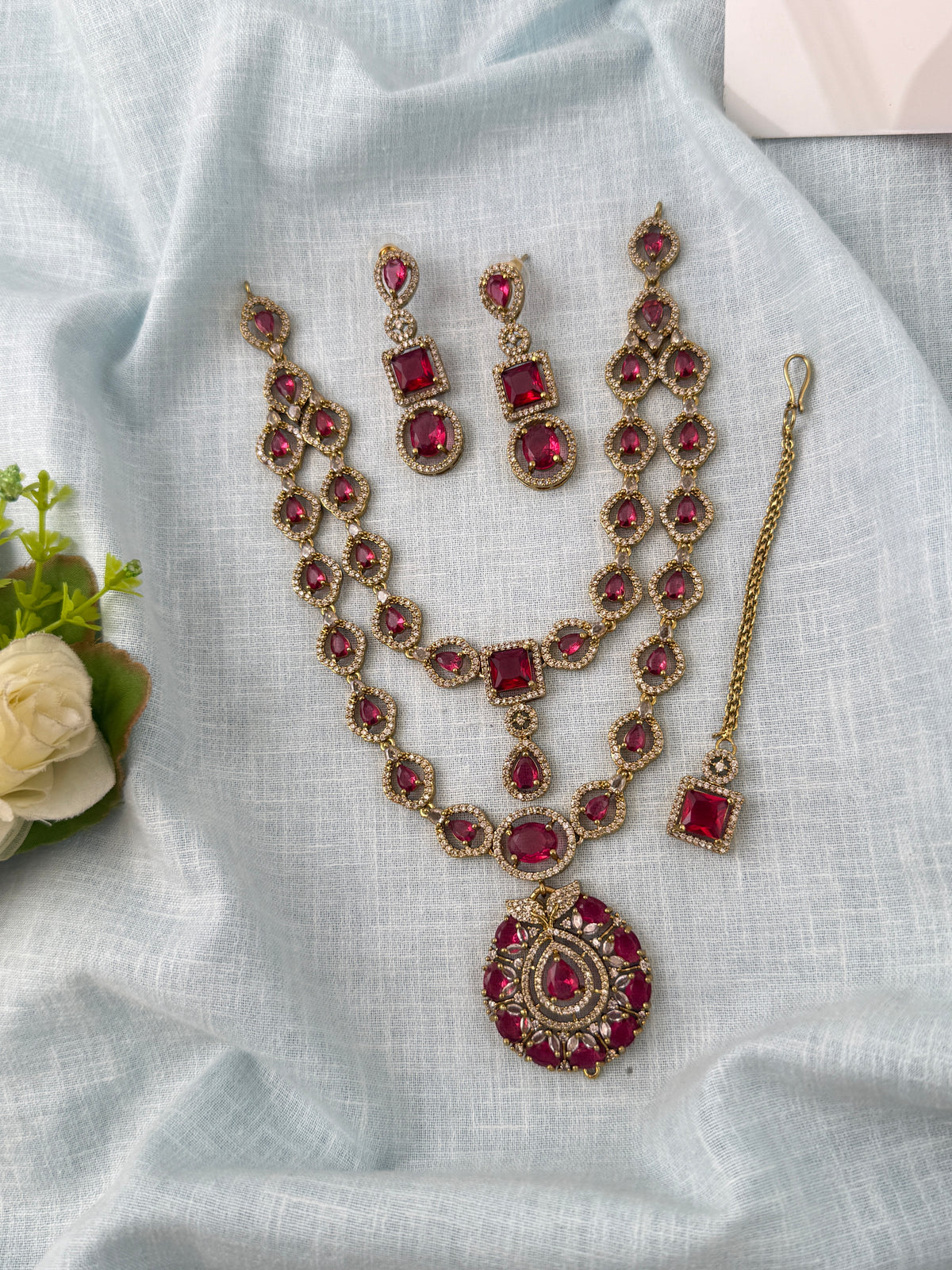 Victorian designer necklace for women