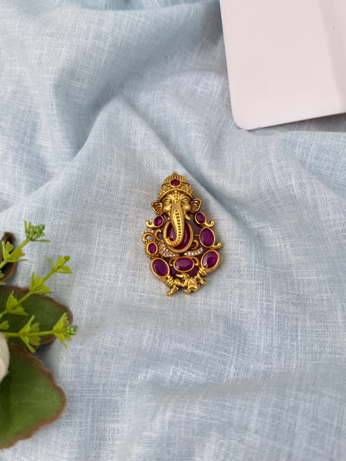 Traditional designer pendants for women