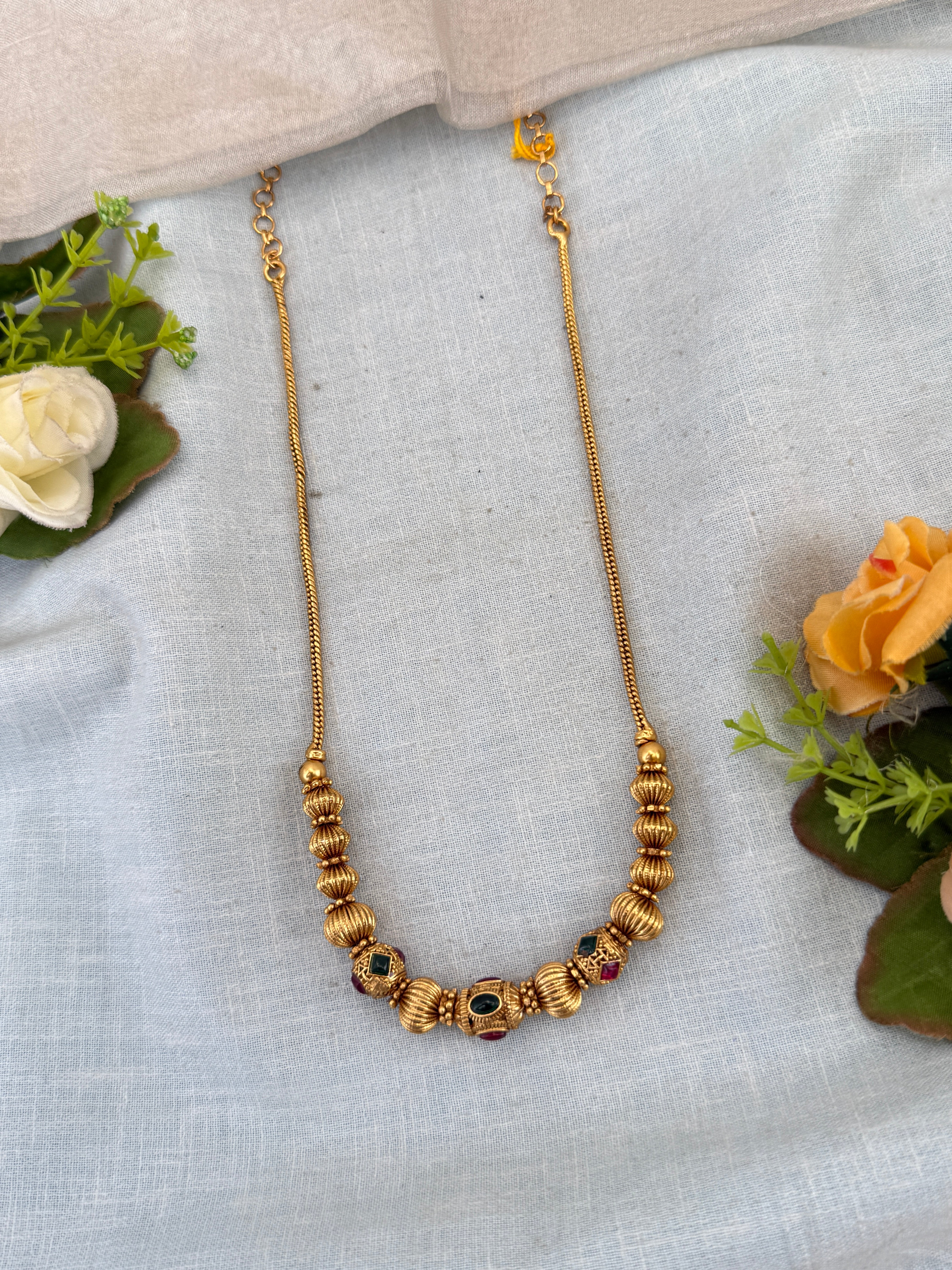 Royal Antique Beads Short Necklace Chain 030