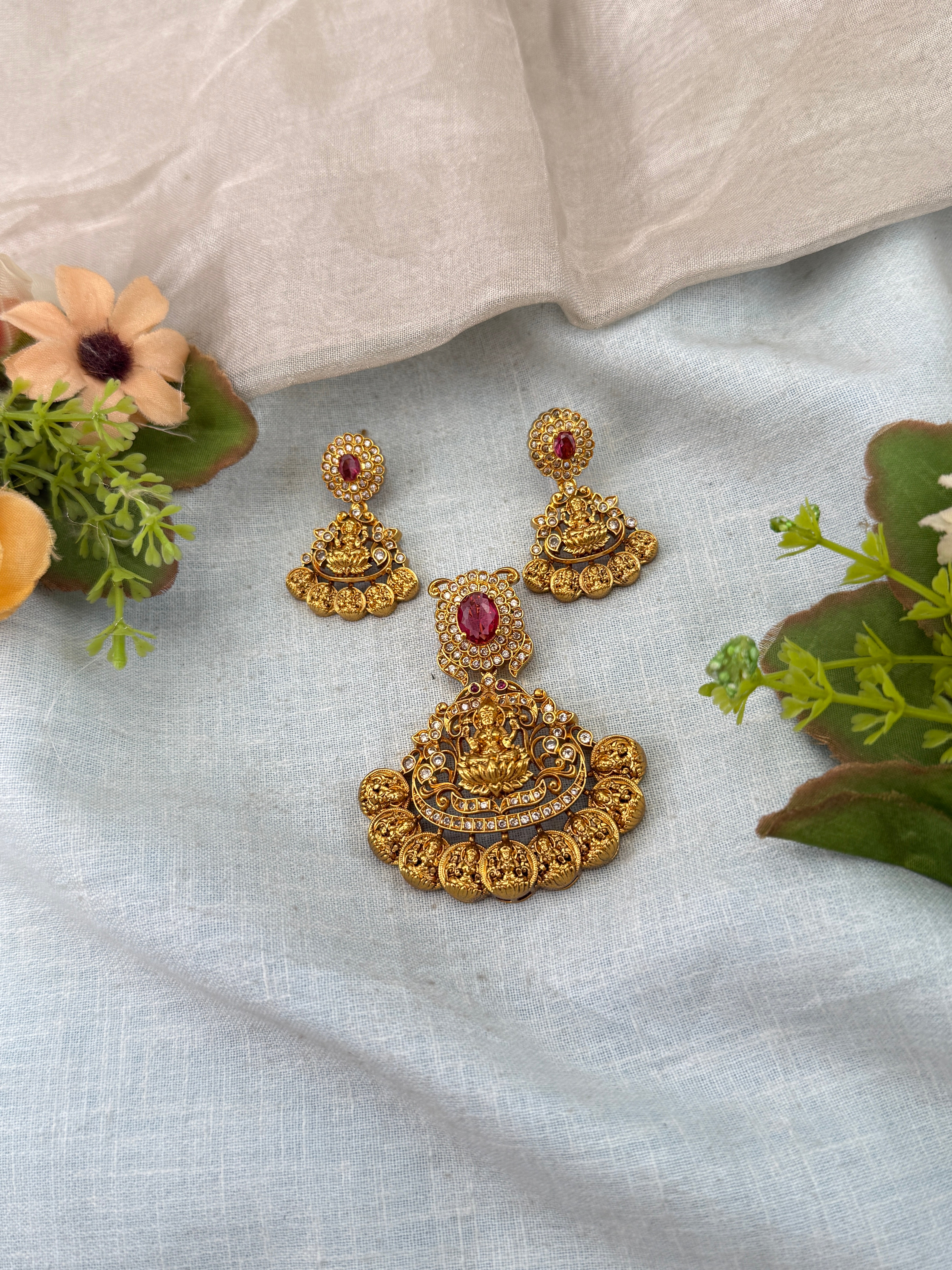 Traditional Gold Jadebille – South Indian Bridal Hair Accessory, jadebille, hair choti