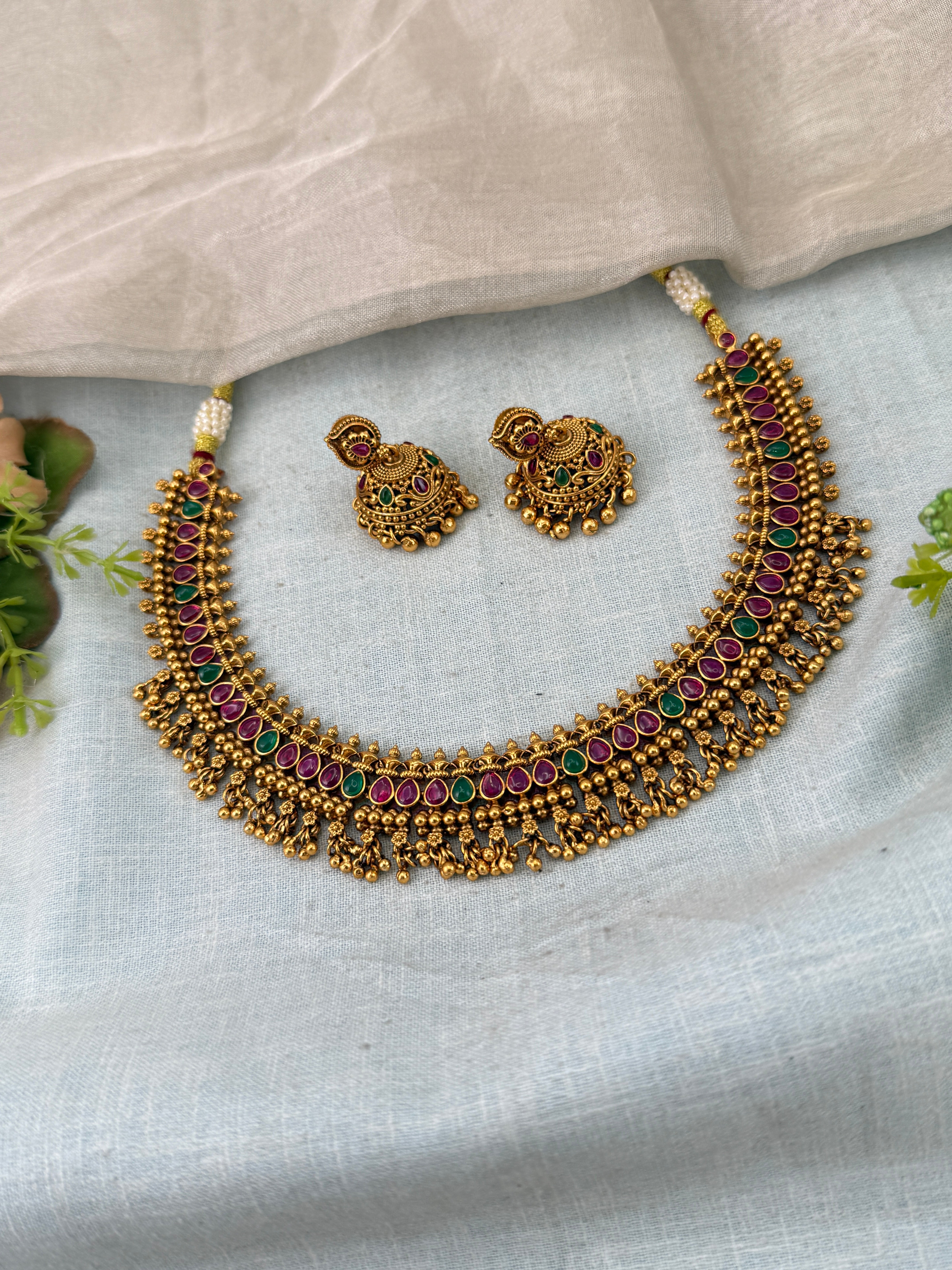 Royal Antique Short Necklace Set 1101