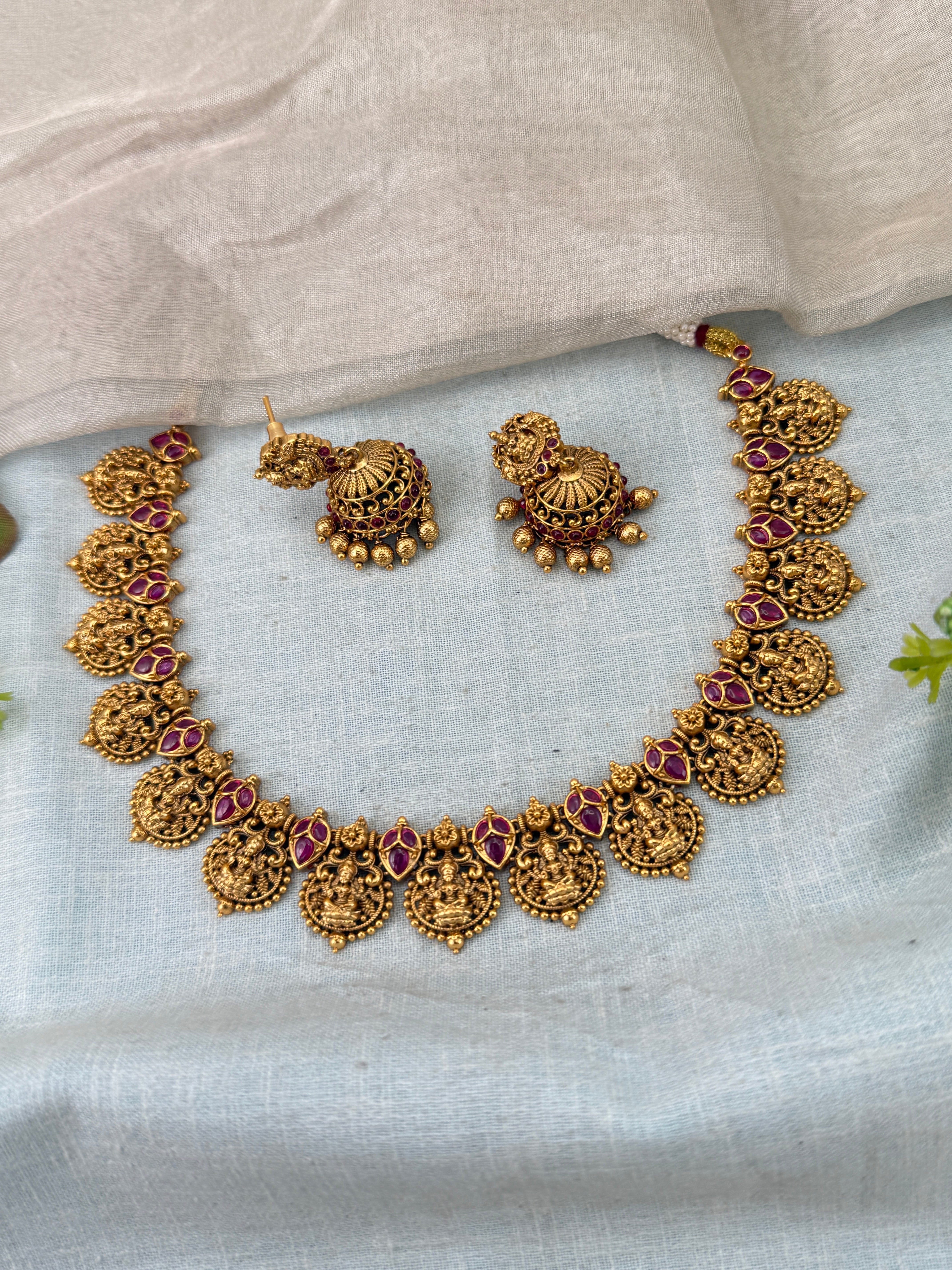 Royal Antique Short Necklace Set 1102