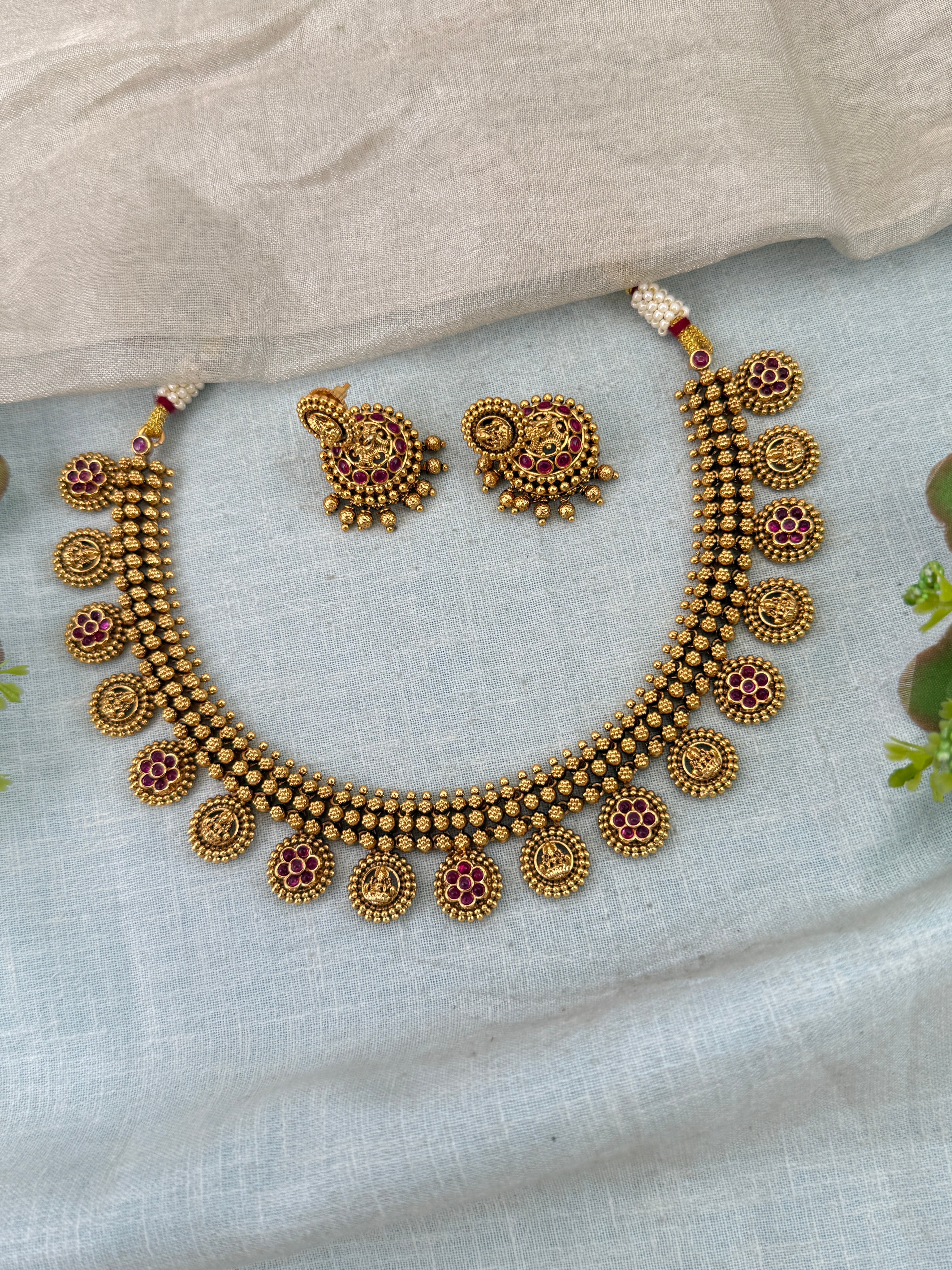 Royal Antique Short Necklace Set 1106