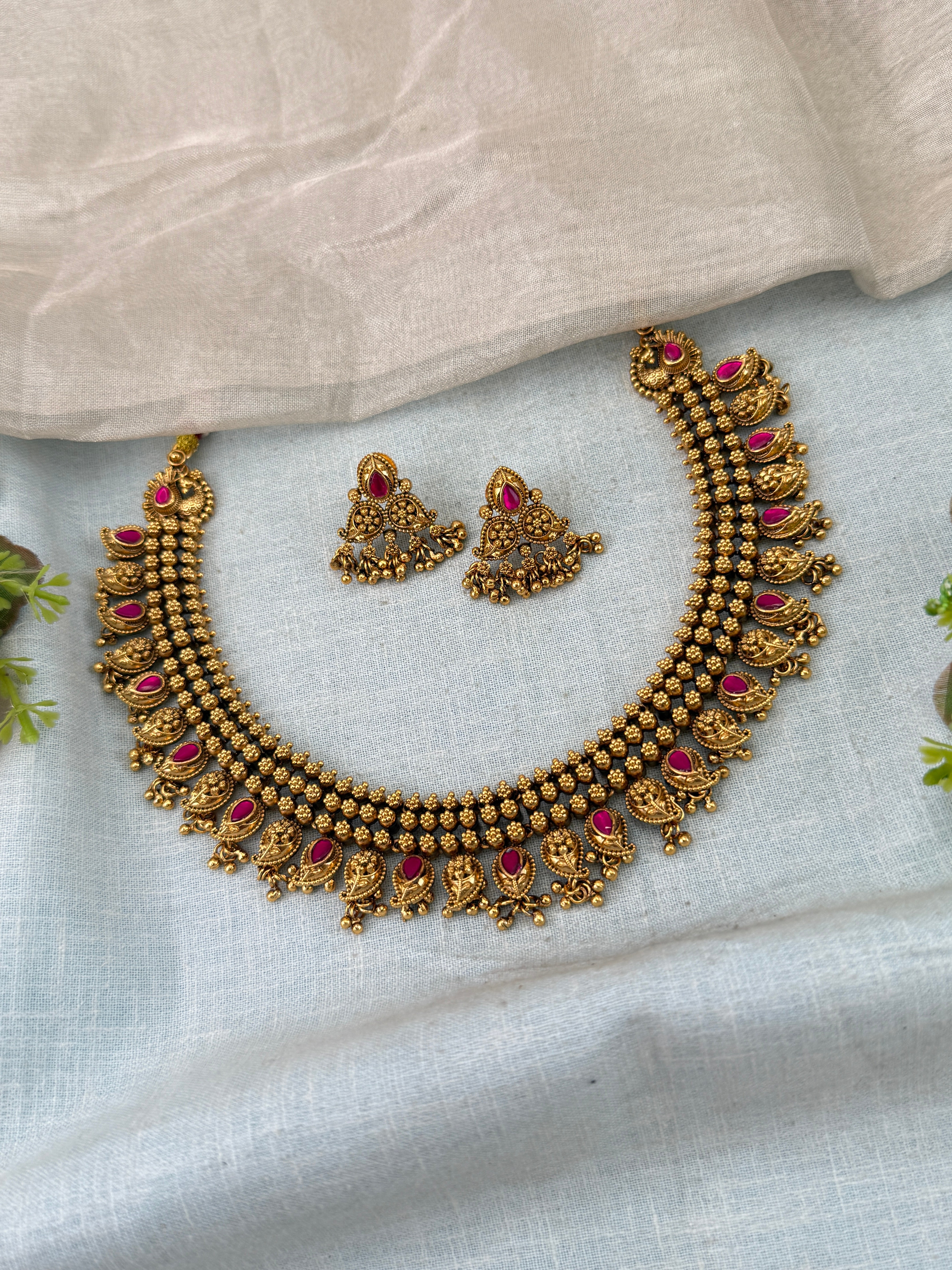 Royal Antique Short Necklace Set 1107