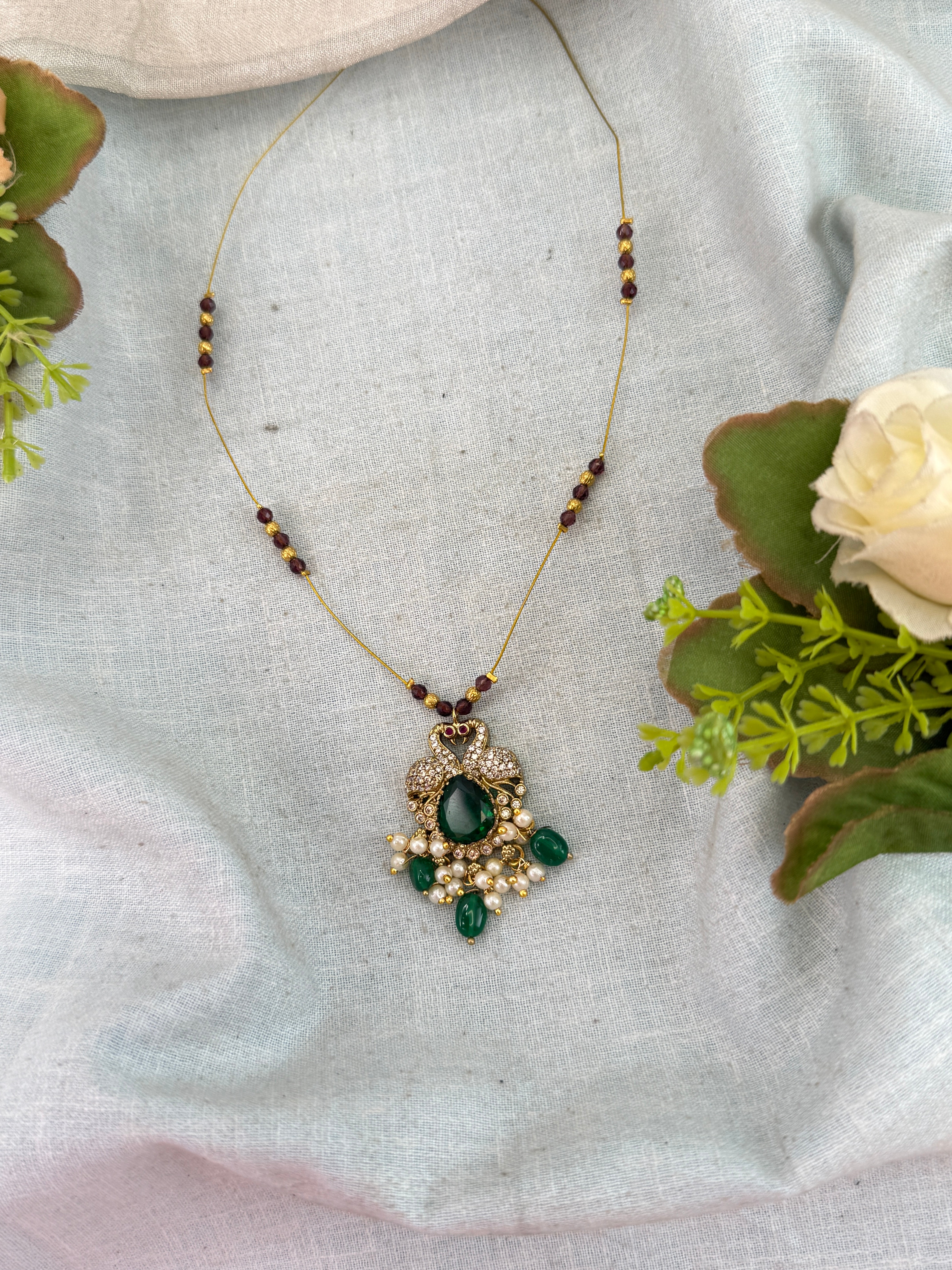 Royal Invisible Chain Antique Necklace 1005
