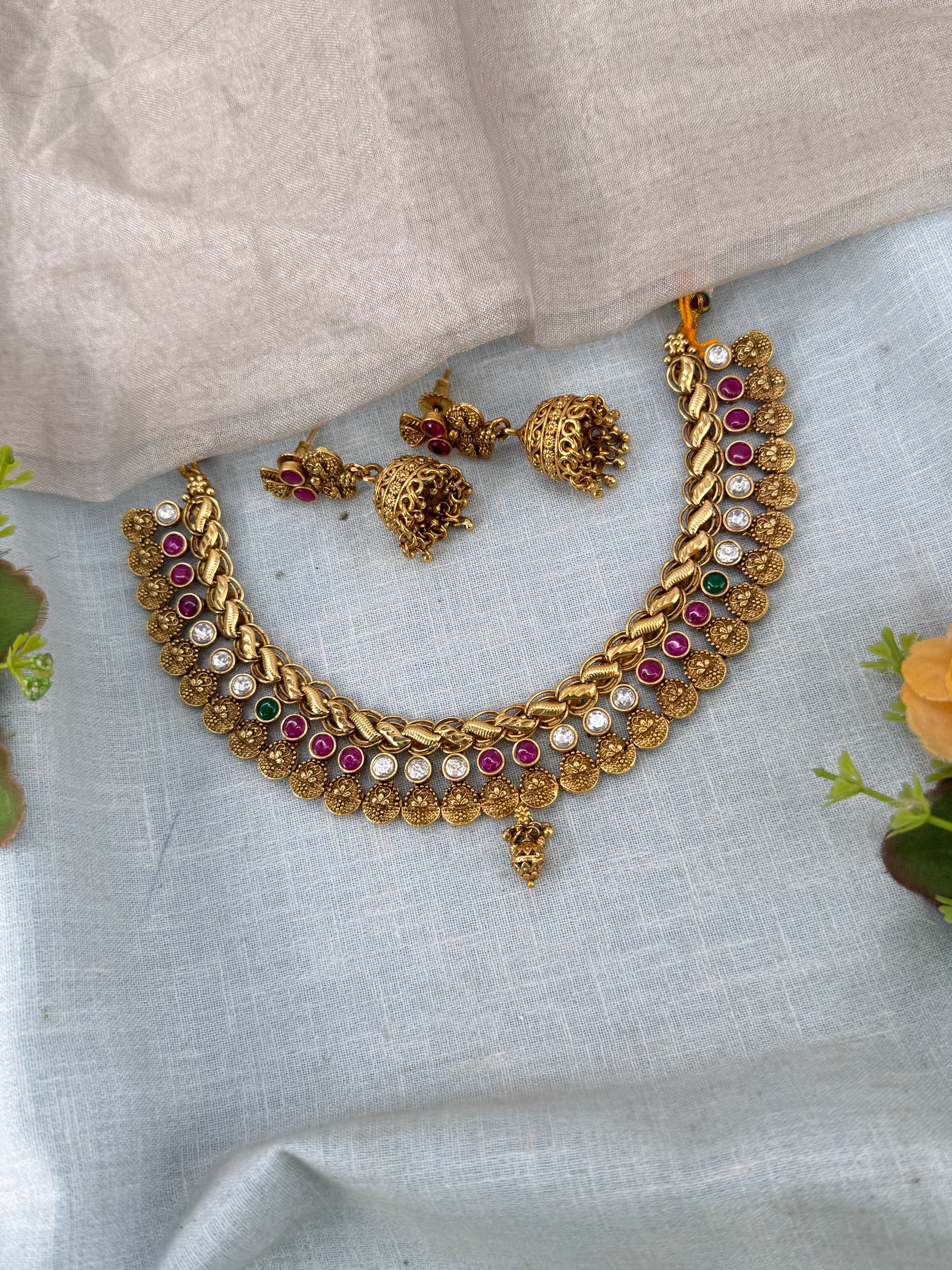 Royal Antique S Leaf Short Necklace Set 197