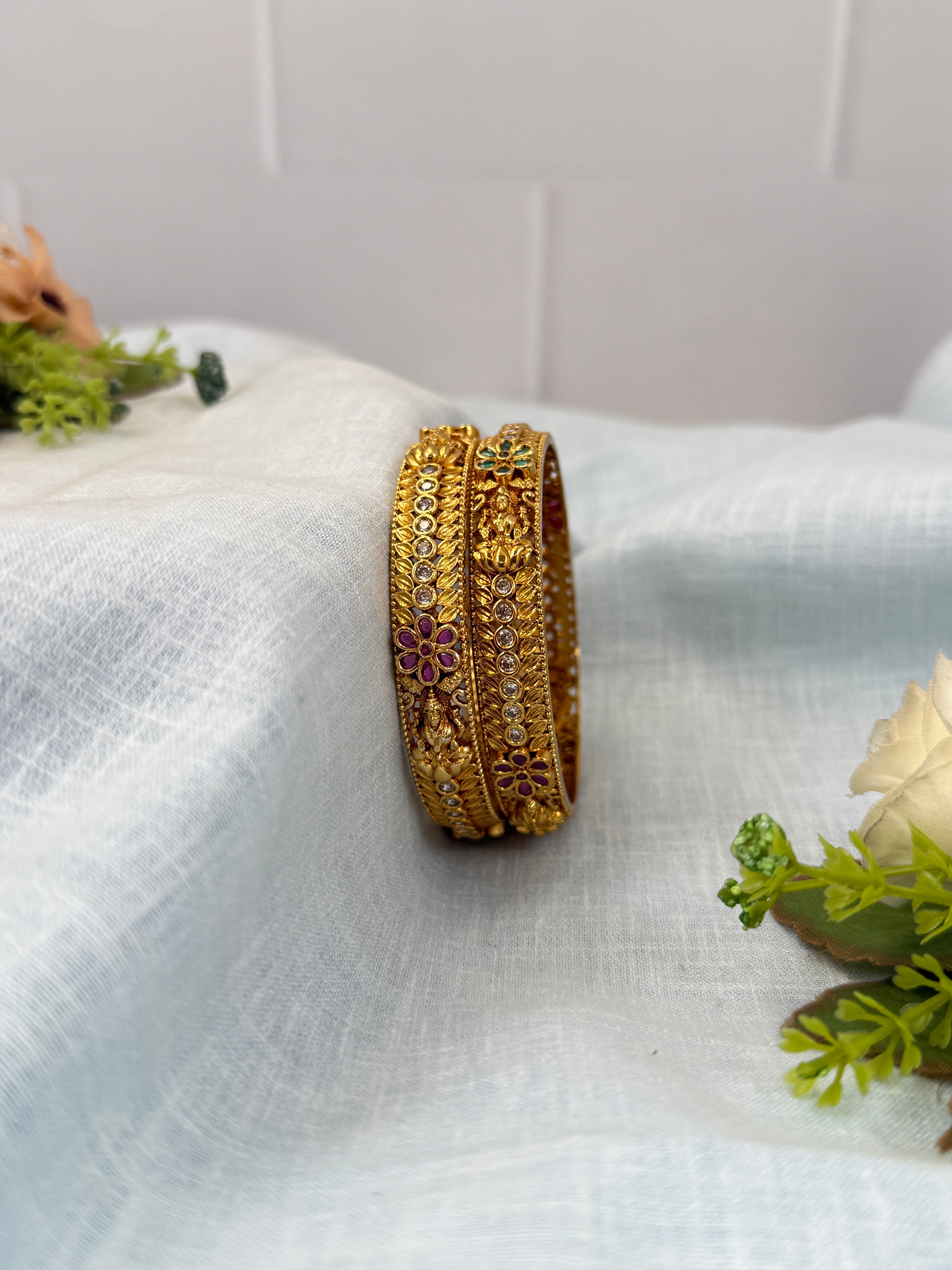 Luxurious Antique Lakshmi Bangles 7085