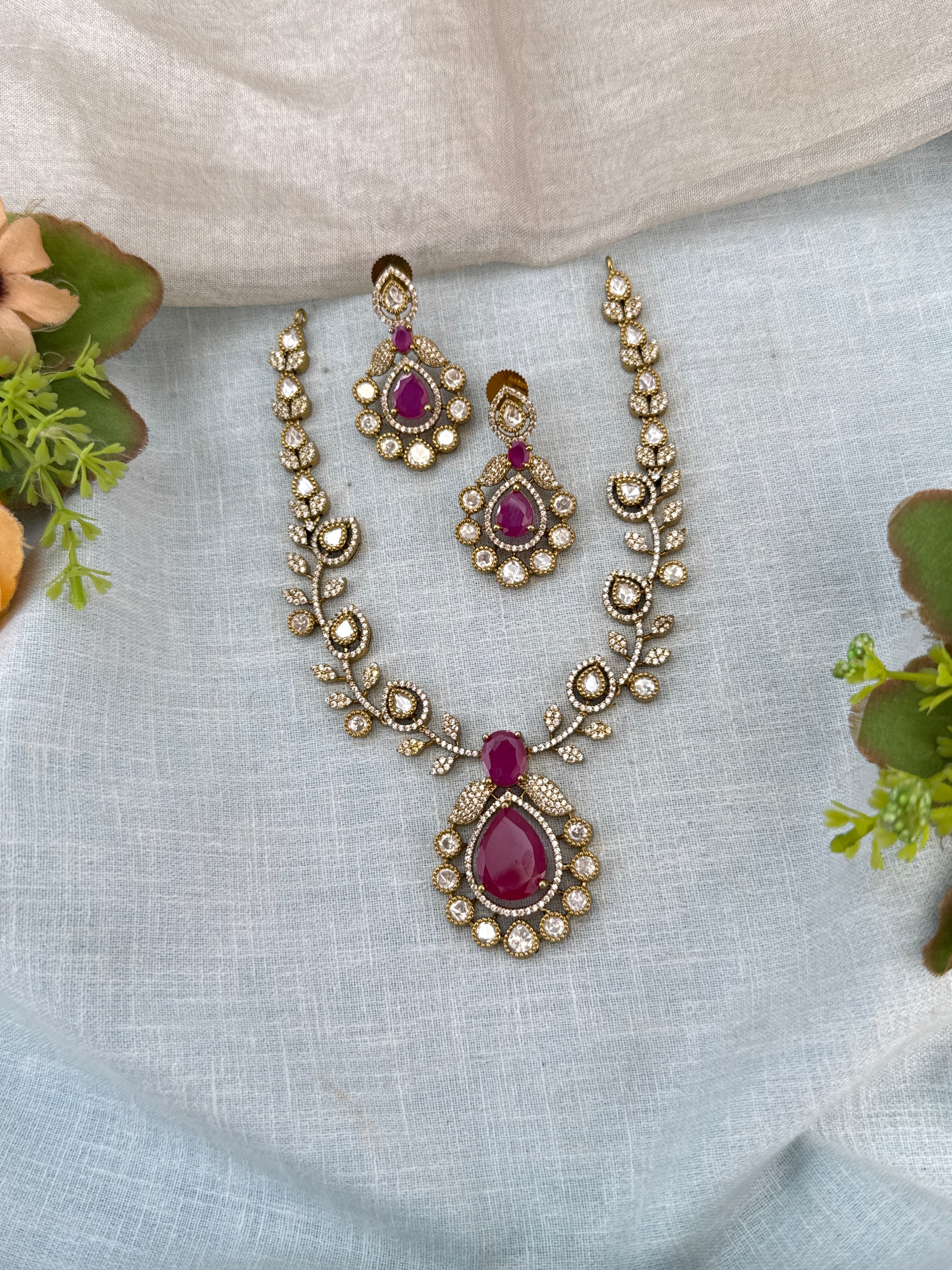 Luxurious Victorian Kundan Pendant Short Necklace Set 744