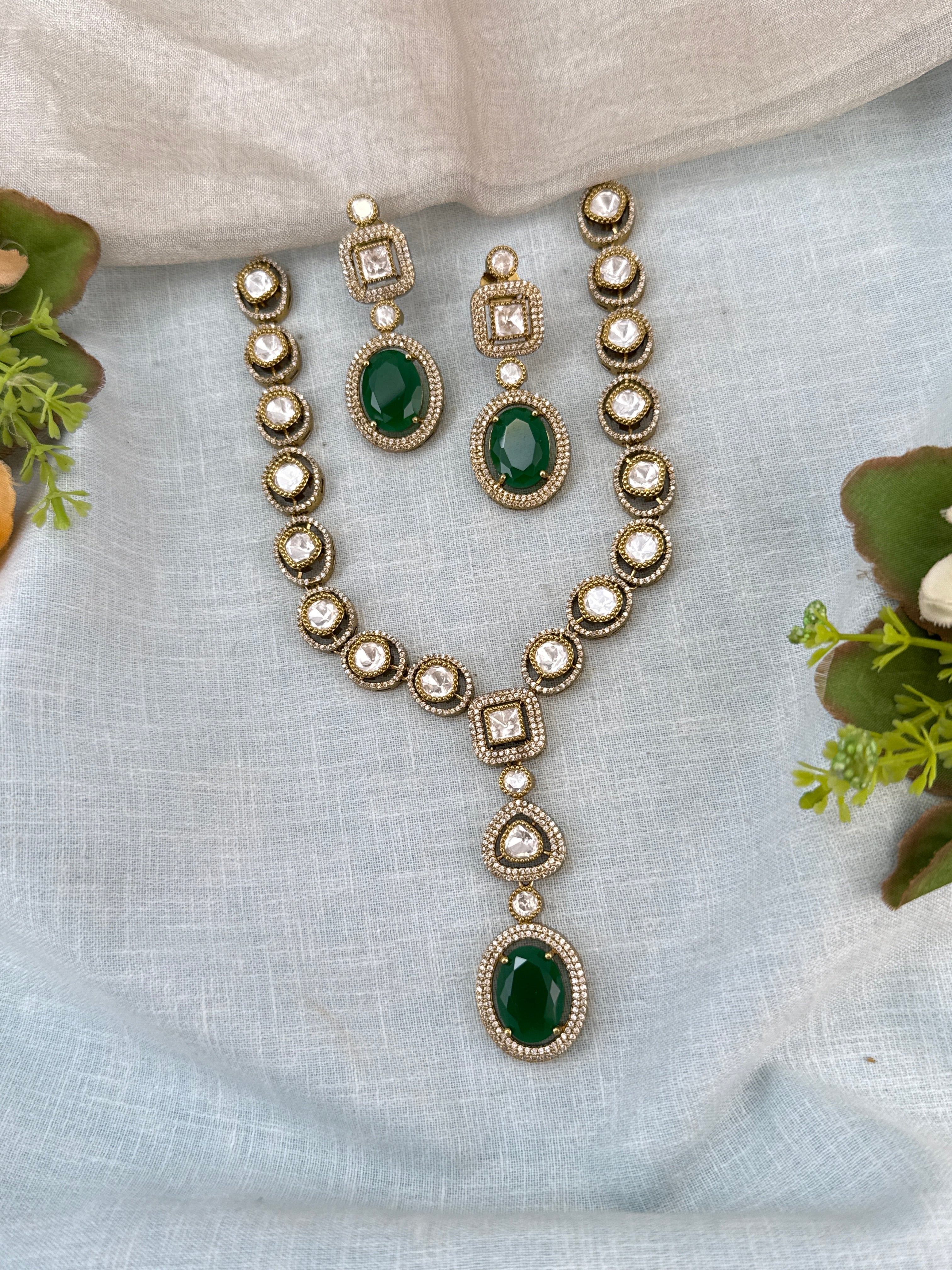 Luxurious Victorian Kundan Stone Pendant Short Necklace Set 746