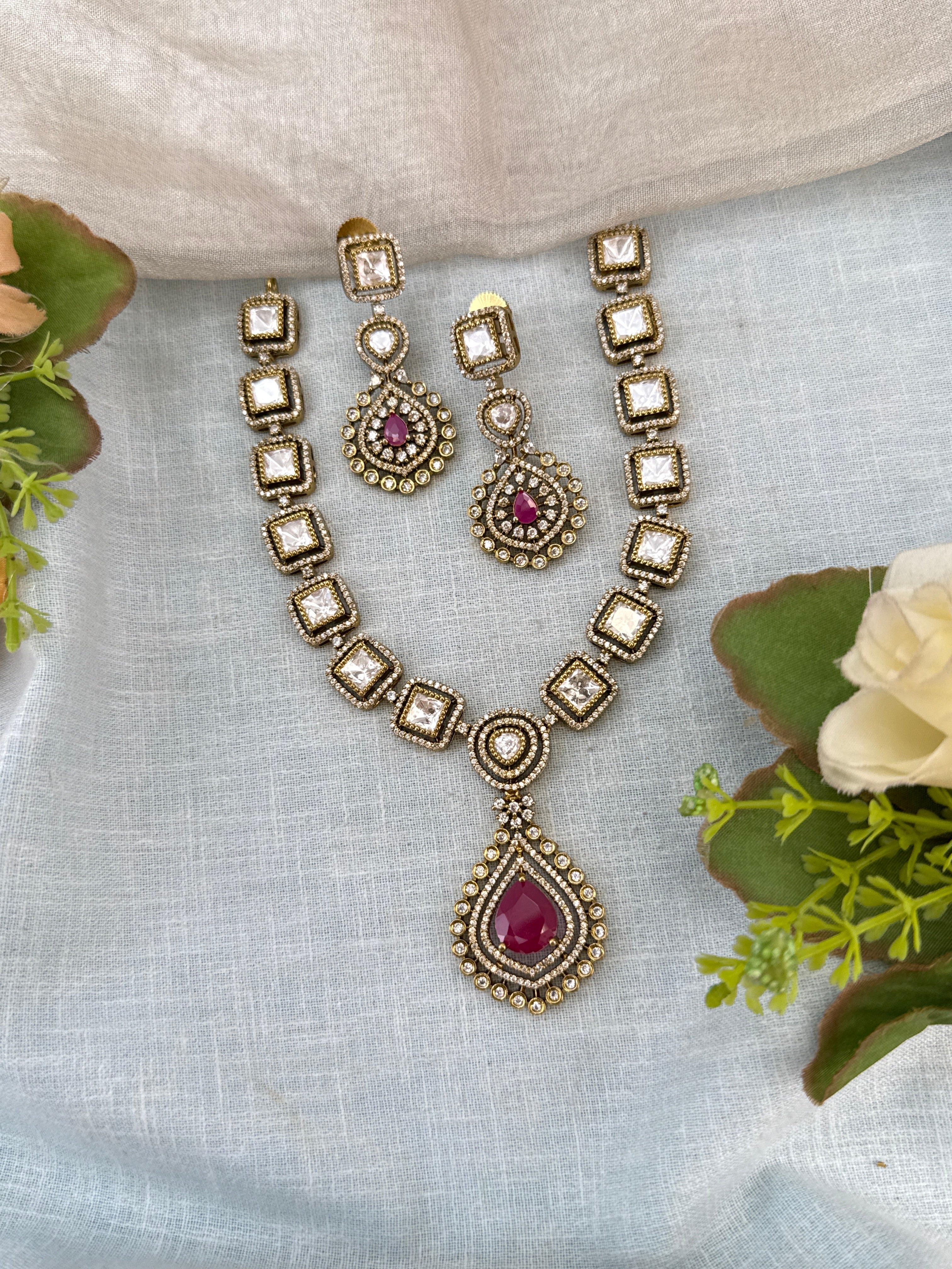 Luxurious Victorian Kundan Stone Pendant Short Necklace Set 748