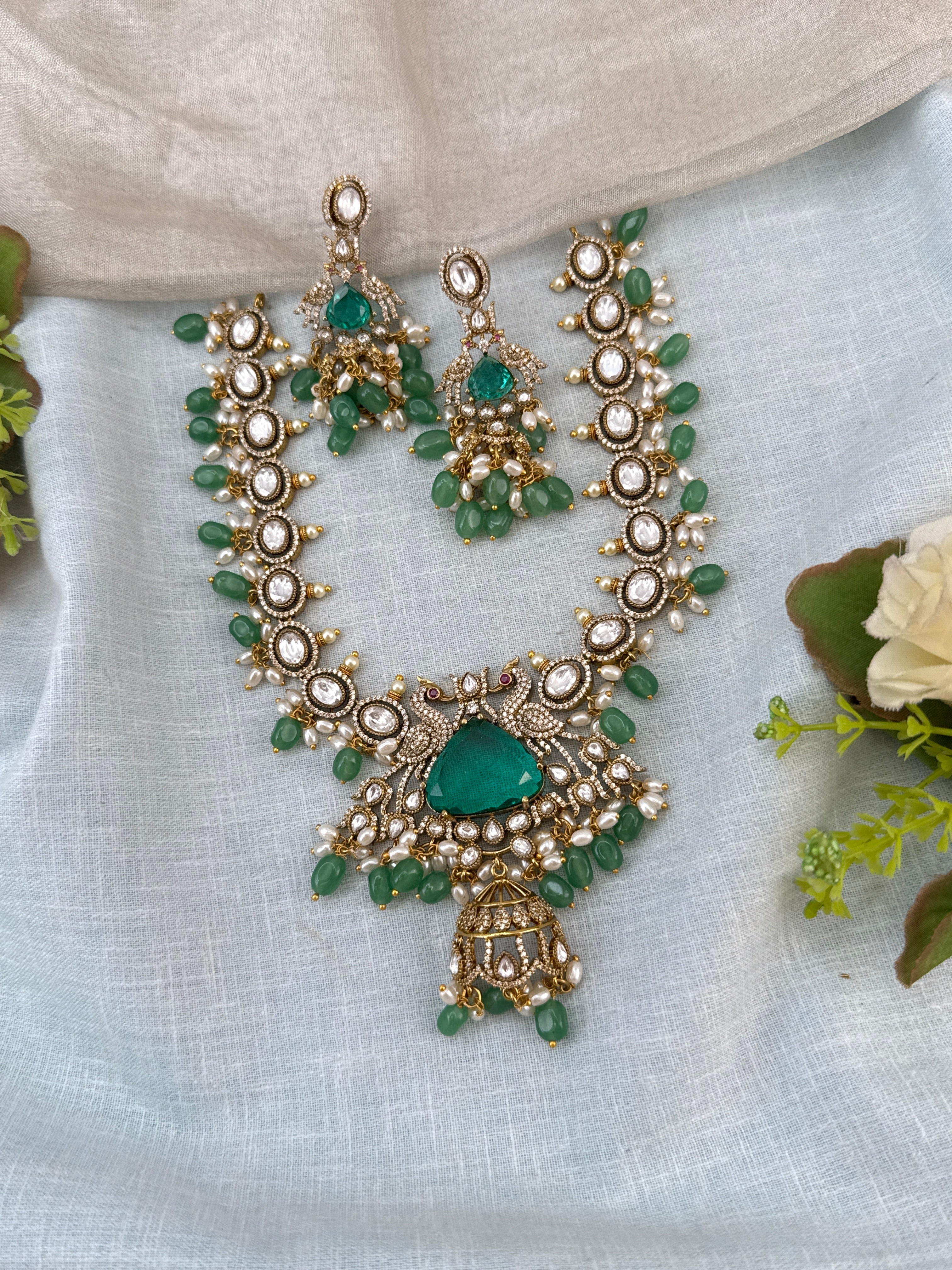 Luxurious Victorian Kundan Stone Pendant Short Necklace Set 750