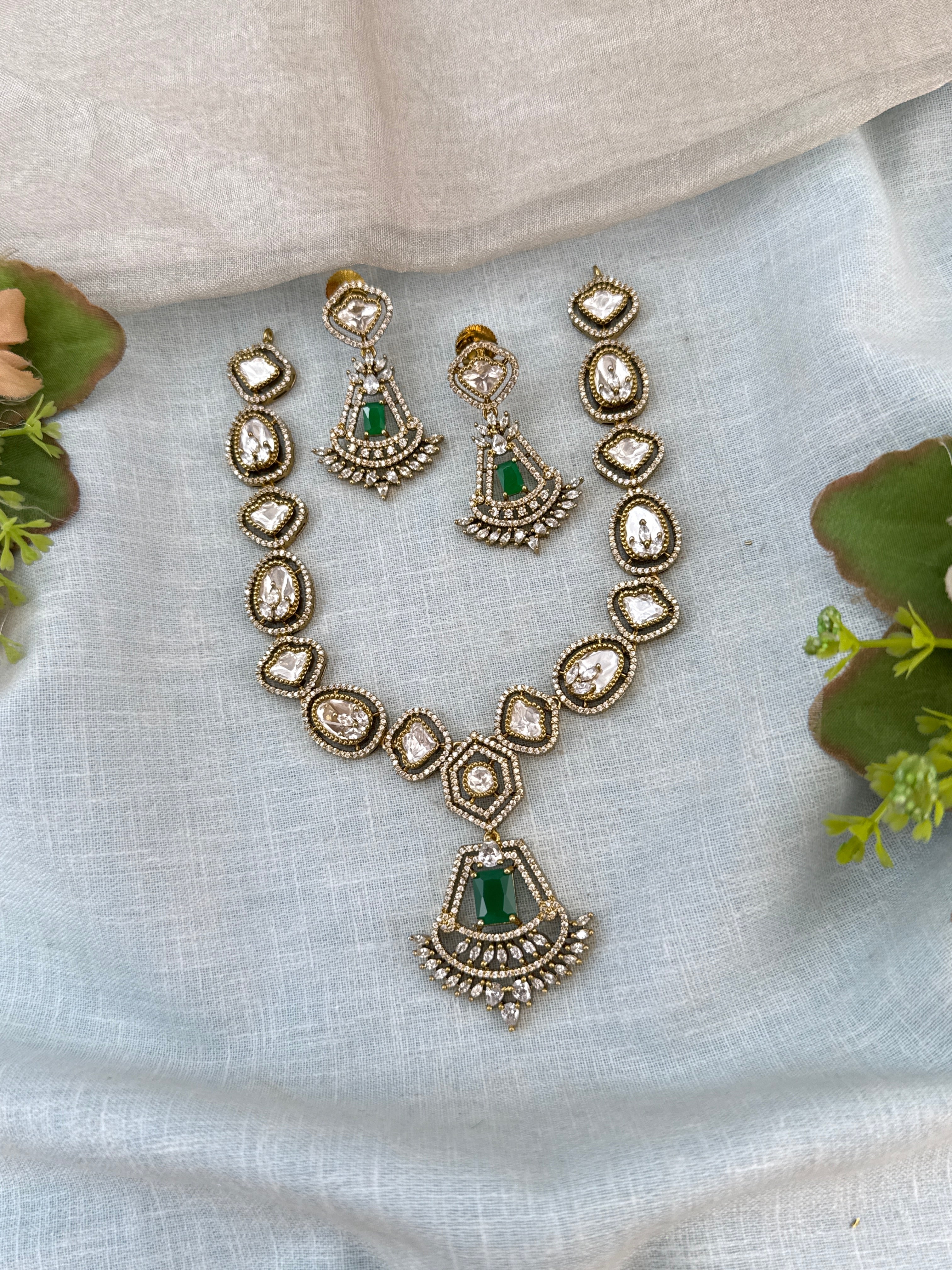 Luxurious Victorian Kundan Stone Pendant Short Necklace Set 758