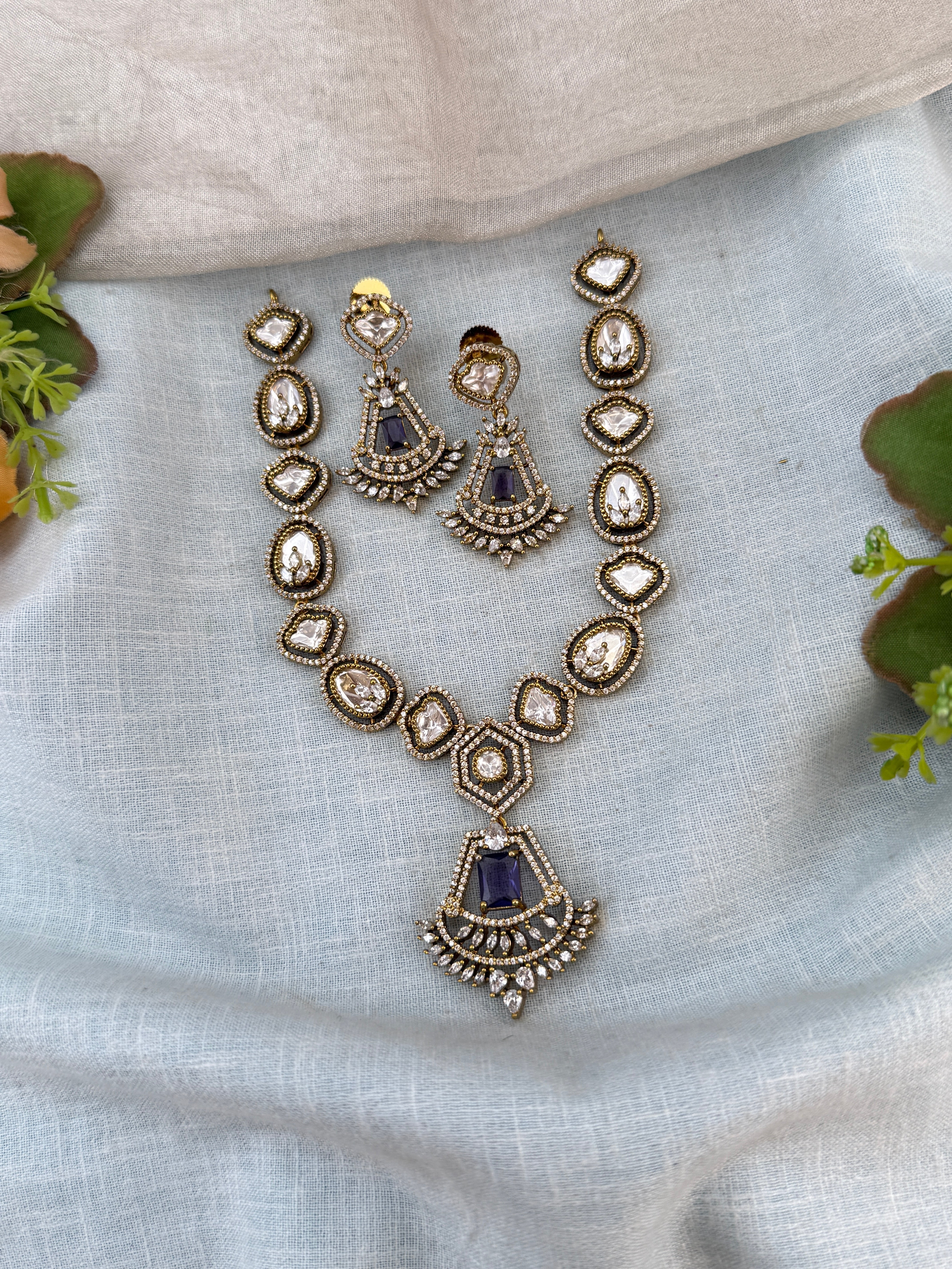 Luxurious Victorian Kundan Stone Pendant Short Necklace Set 760