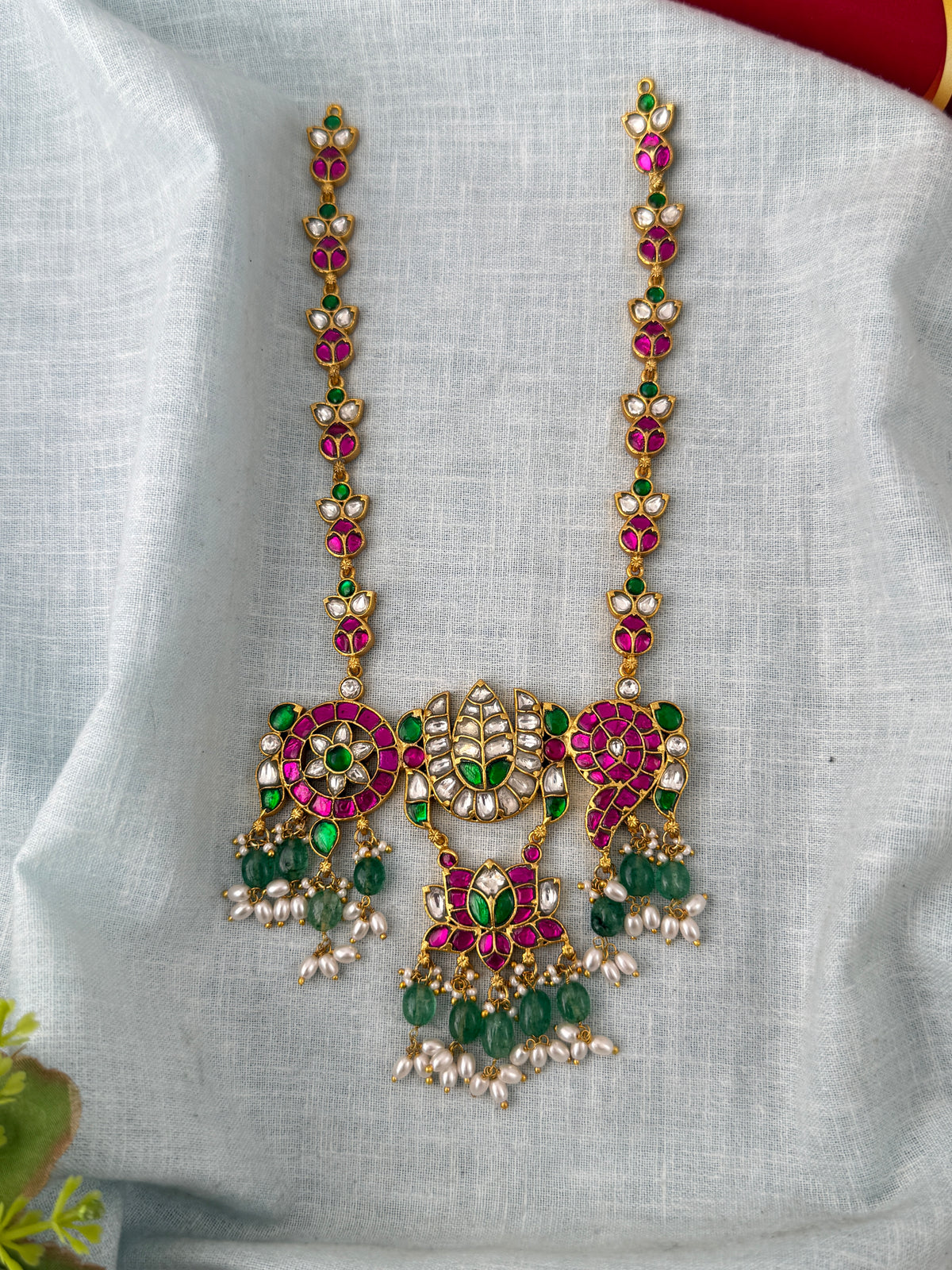 Jadau Kundan Necklace Premium Shanku Chakra Pendant Short | C0042
