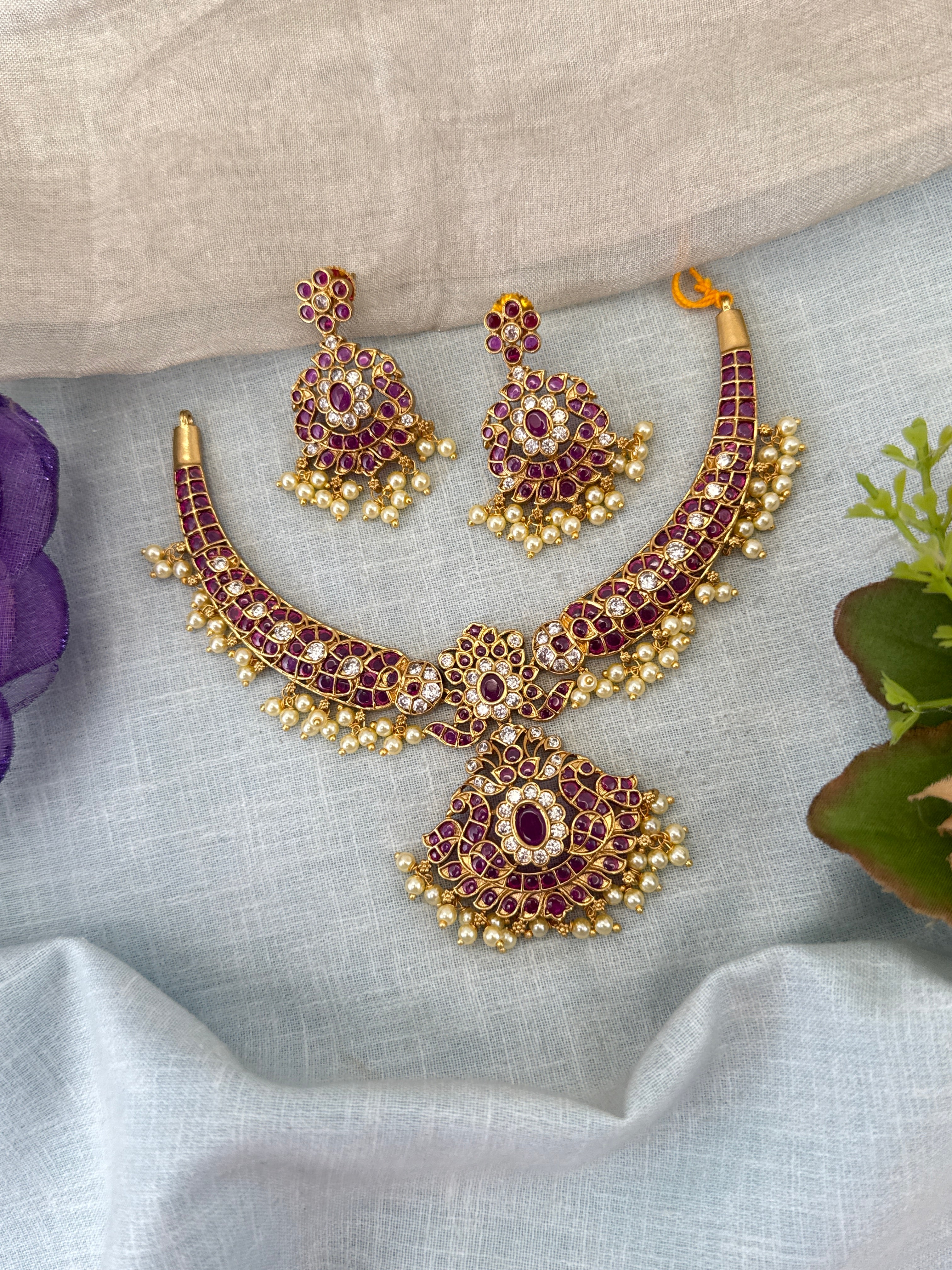 Royal Antique Grand Pendant Short Necklace Set 1222