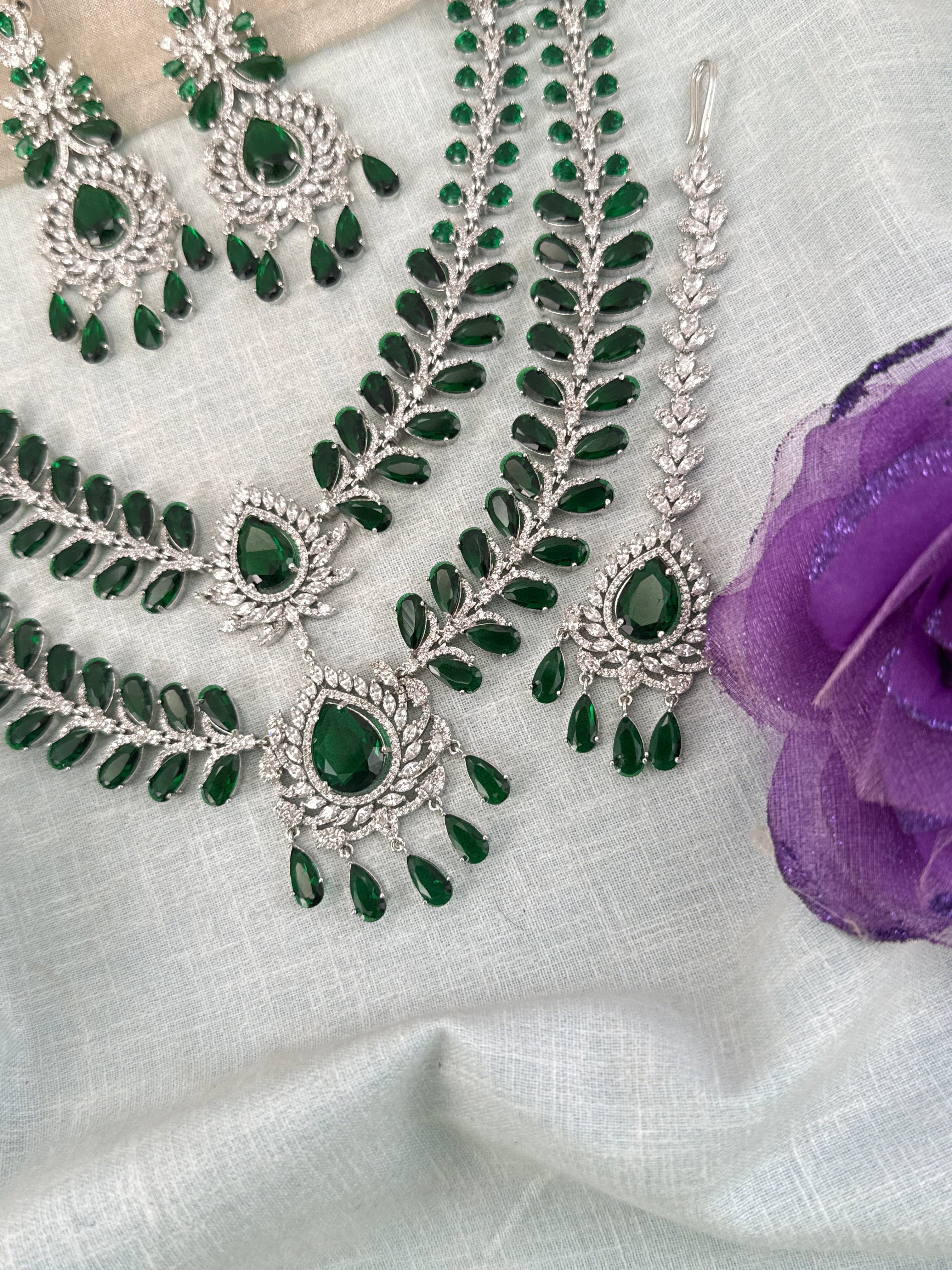 Luxurious Layer Stone Short Necklace Set 843
