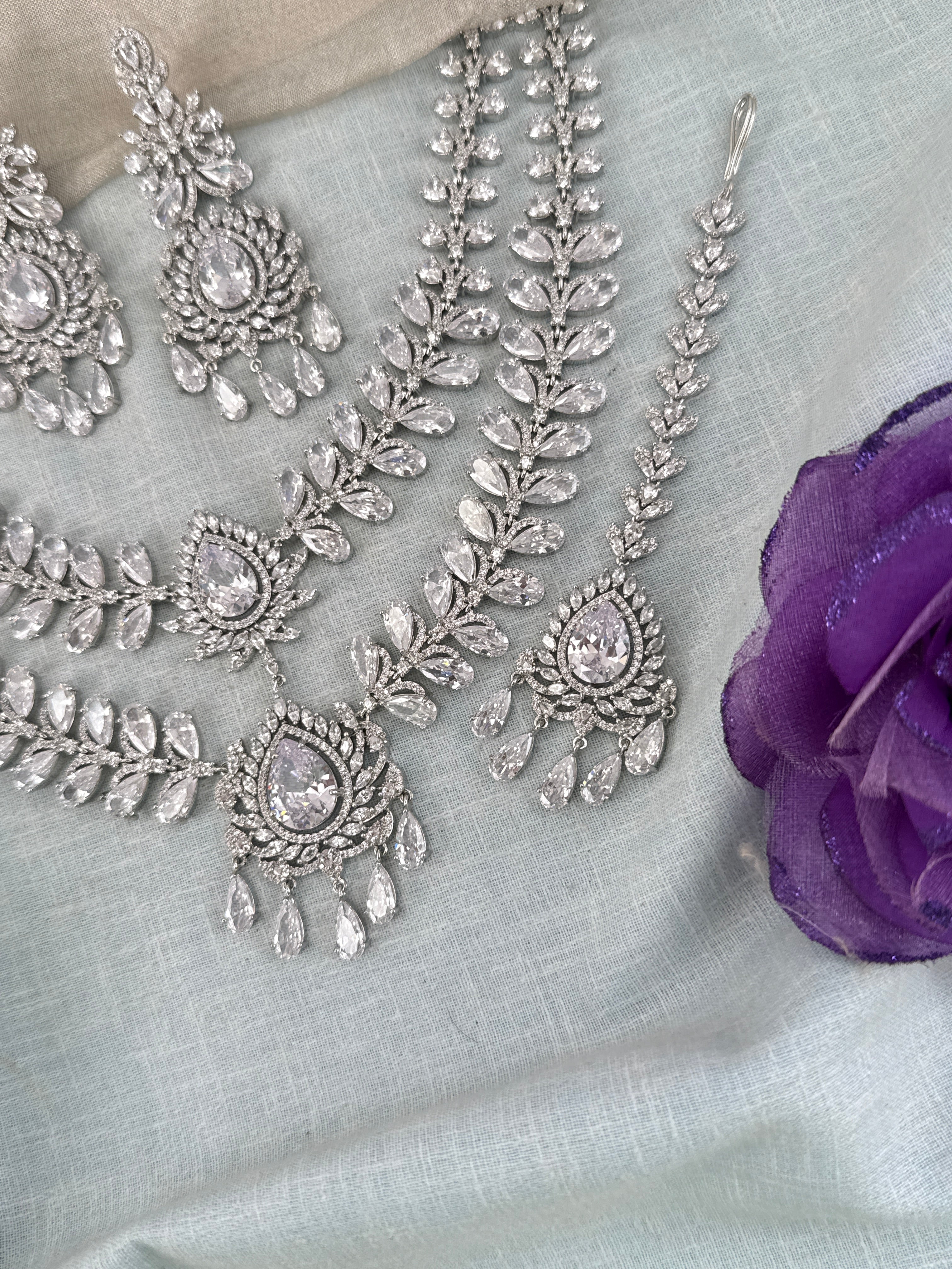 Luxurious Layer Stone Short Necklace Set 845