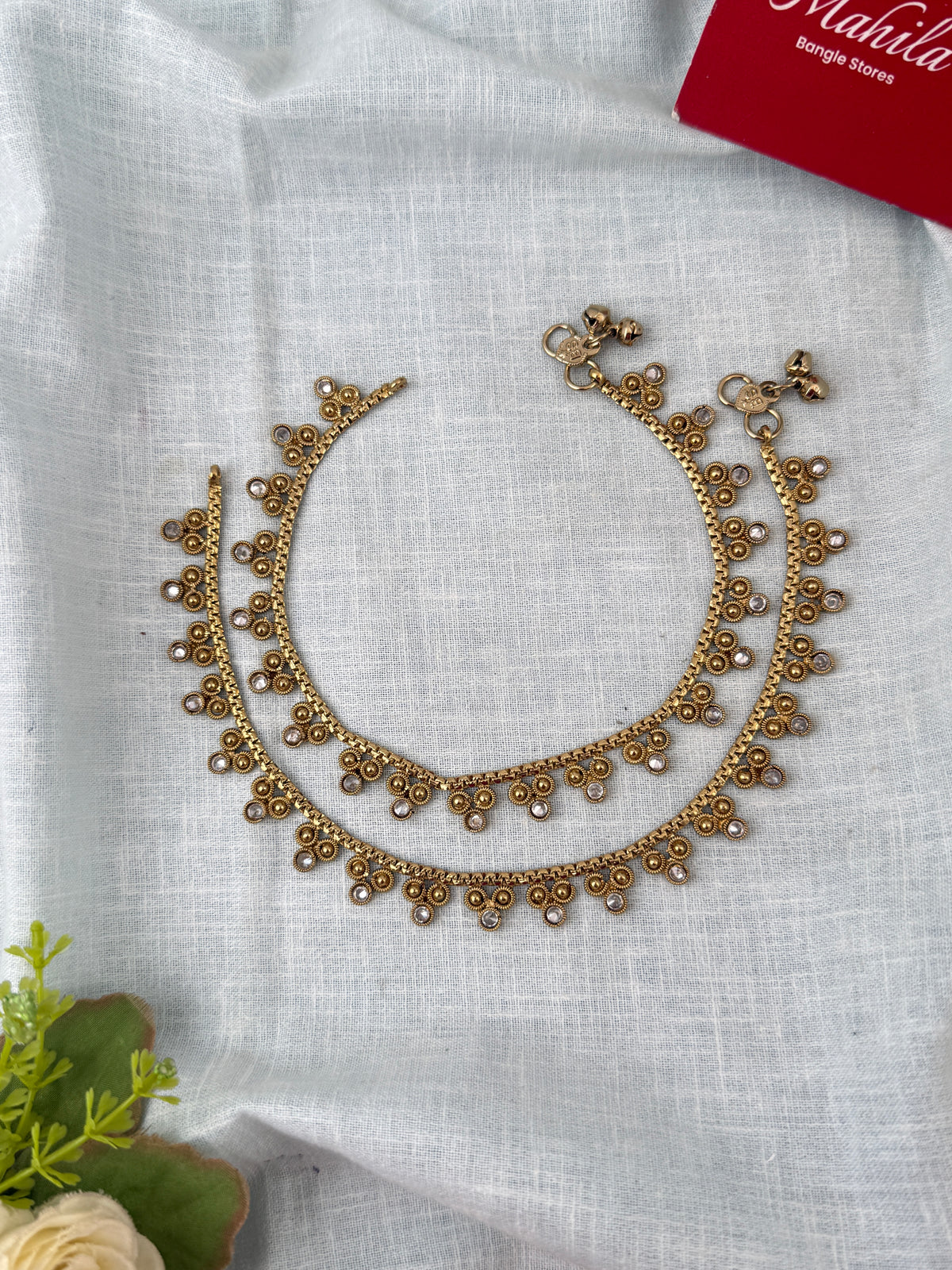 Elegant anklets for women