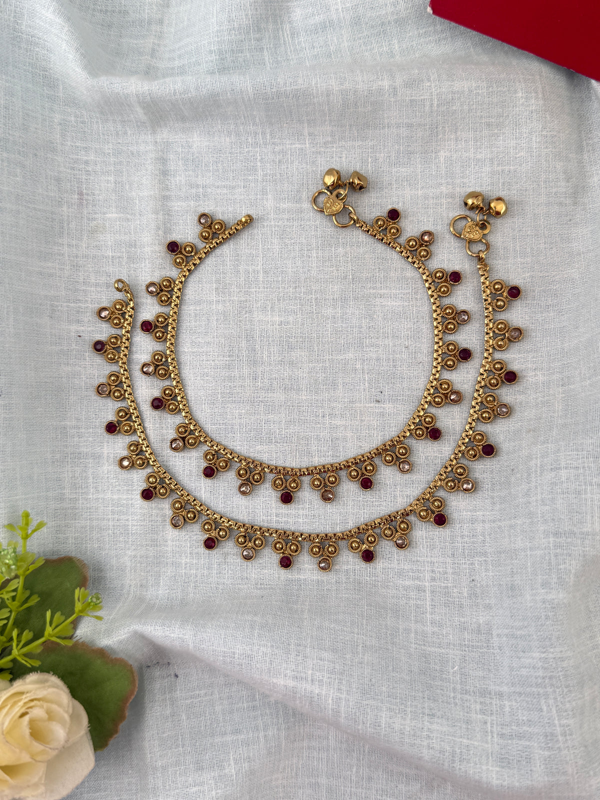 Elegant anklets for women