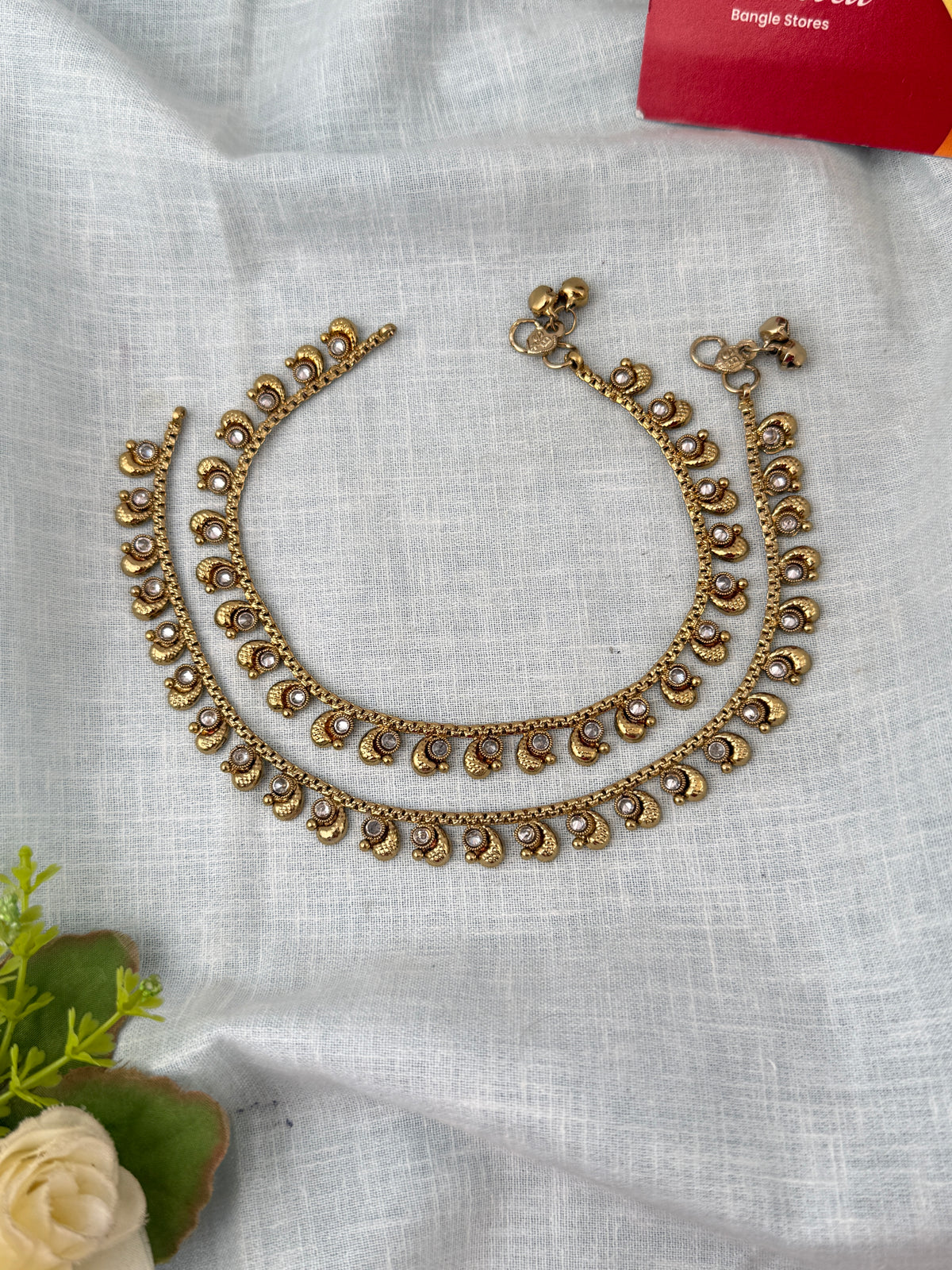 Elegant anklets for women