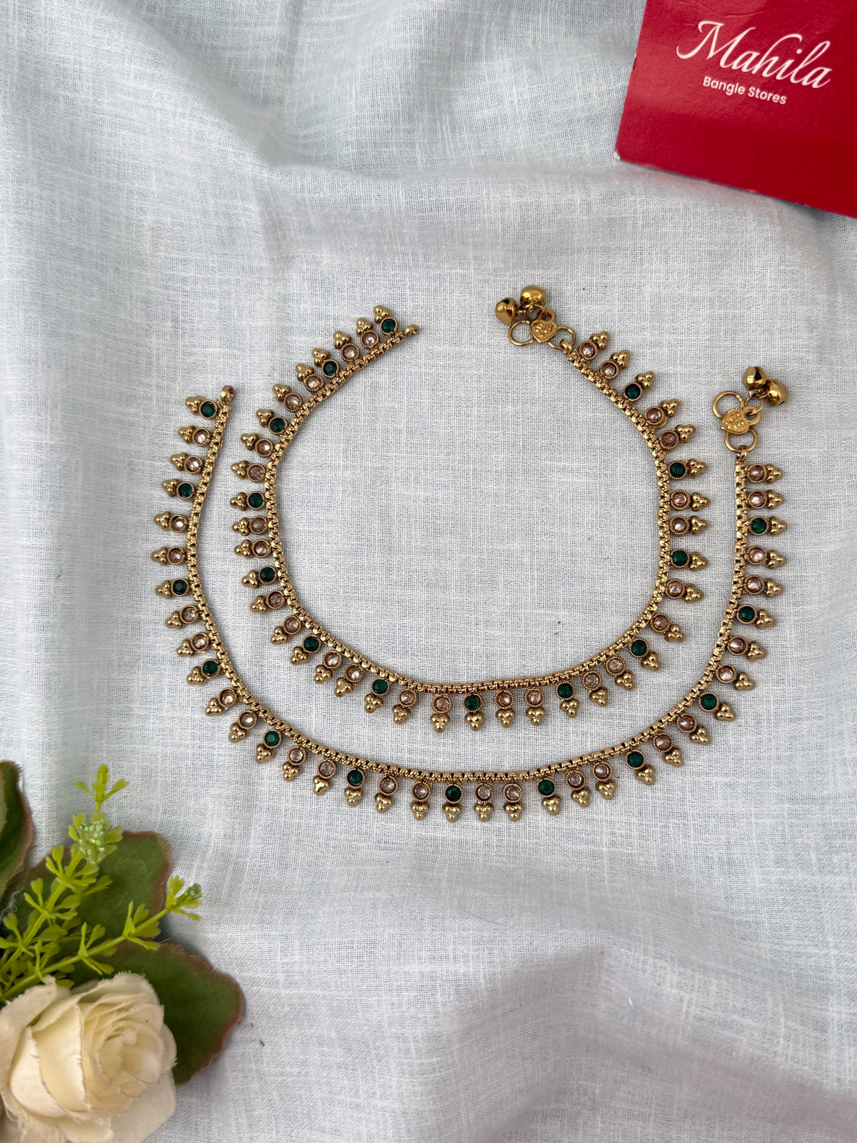 Elegant anklets for women