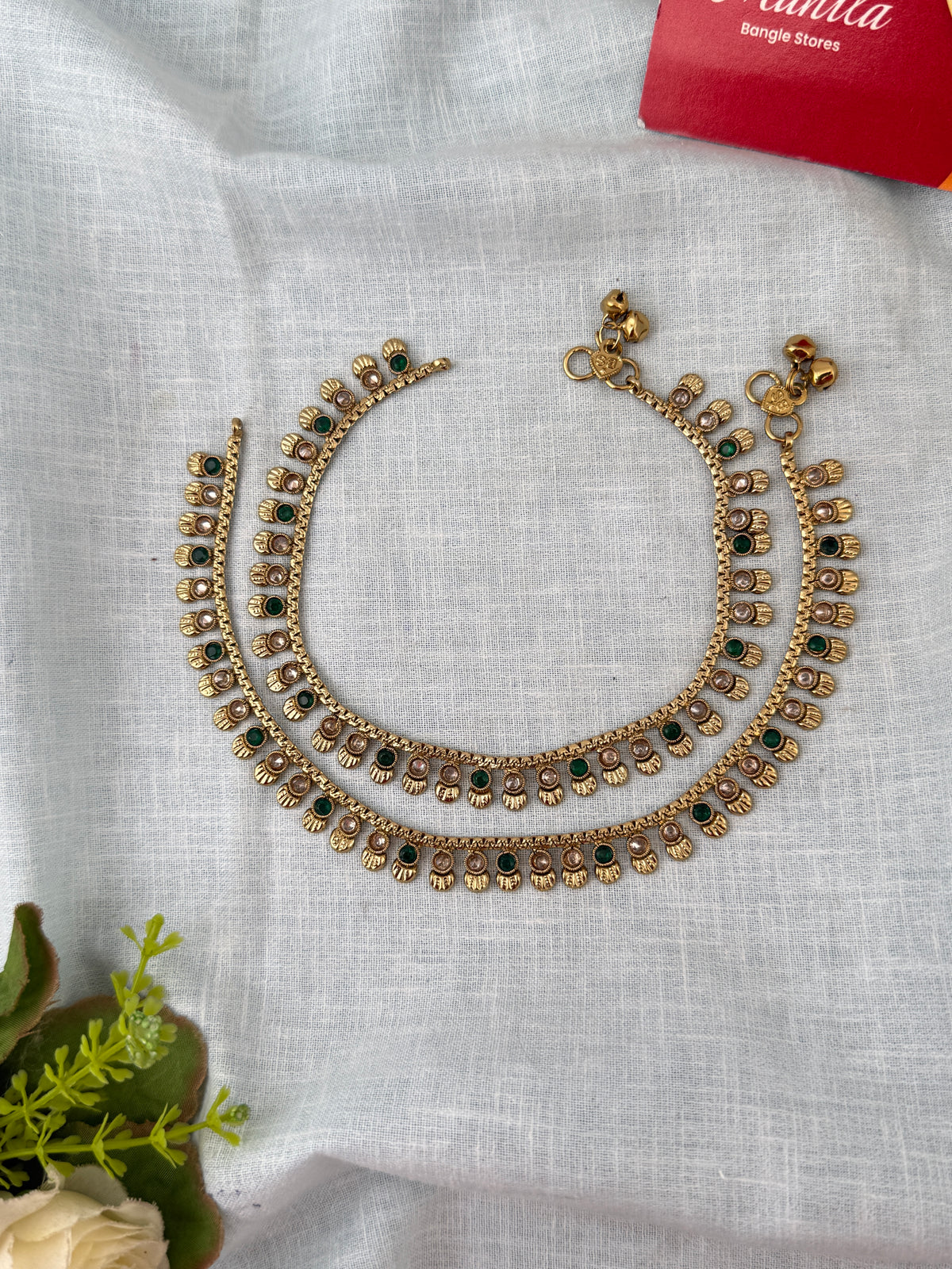 Elegant anklets for women