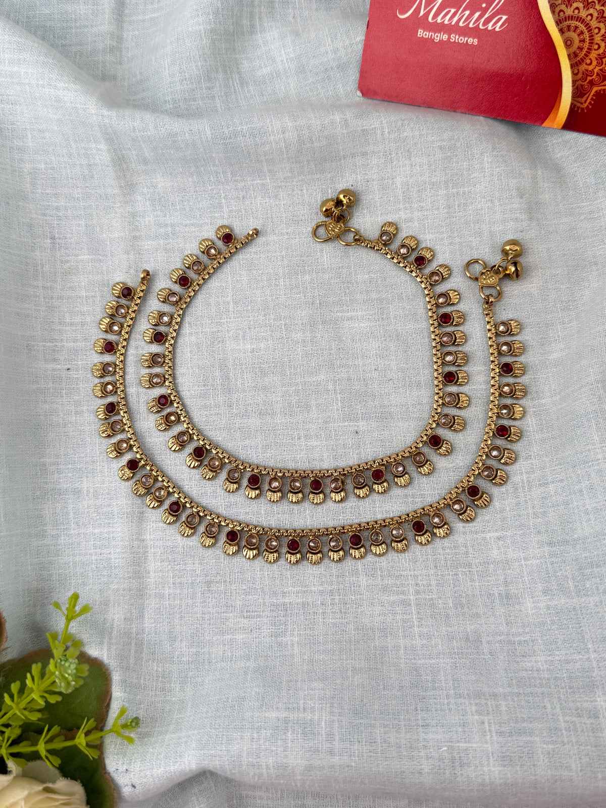 Elegant anklets for women
