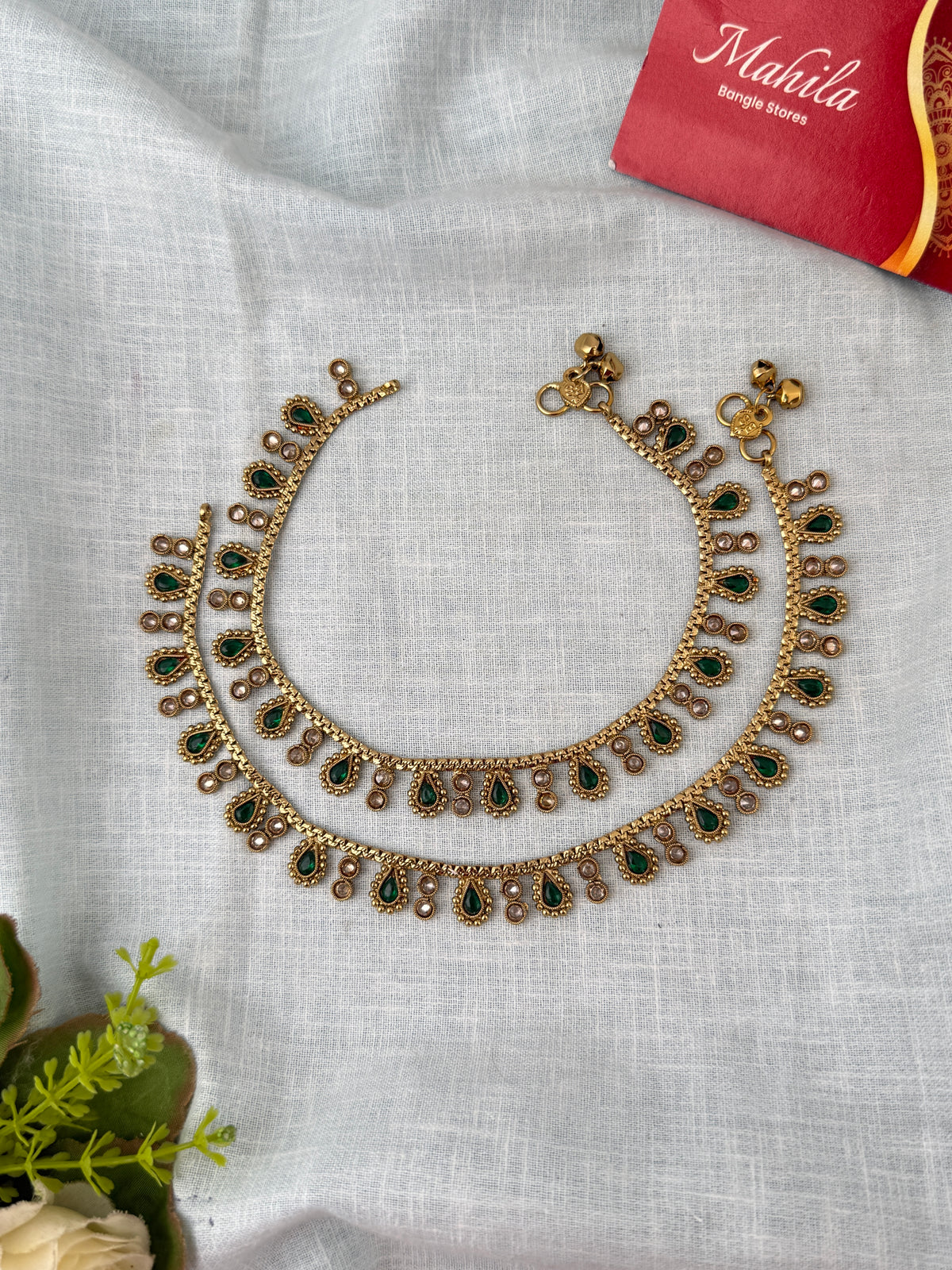 Elegant anklets for women