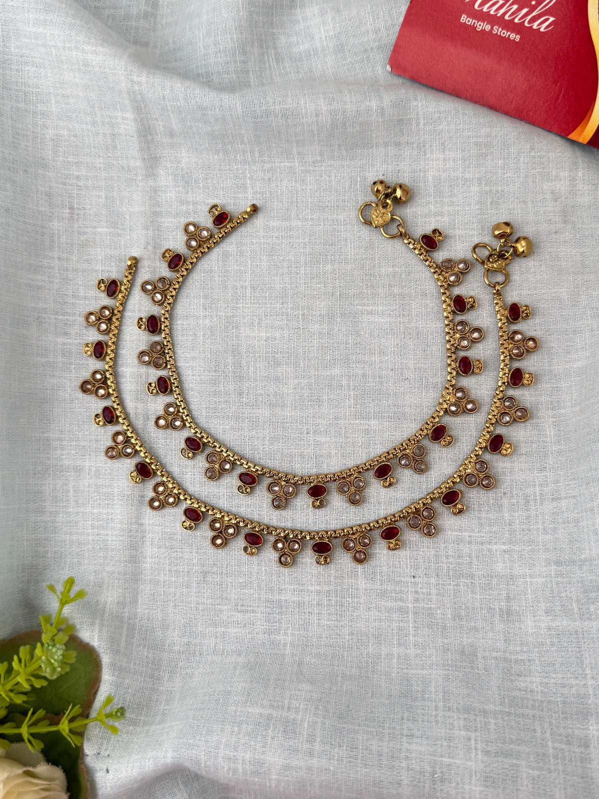 Elegant anklets for women