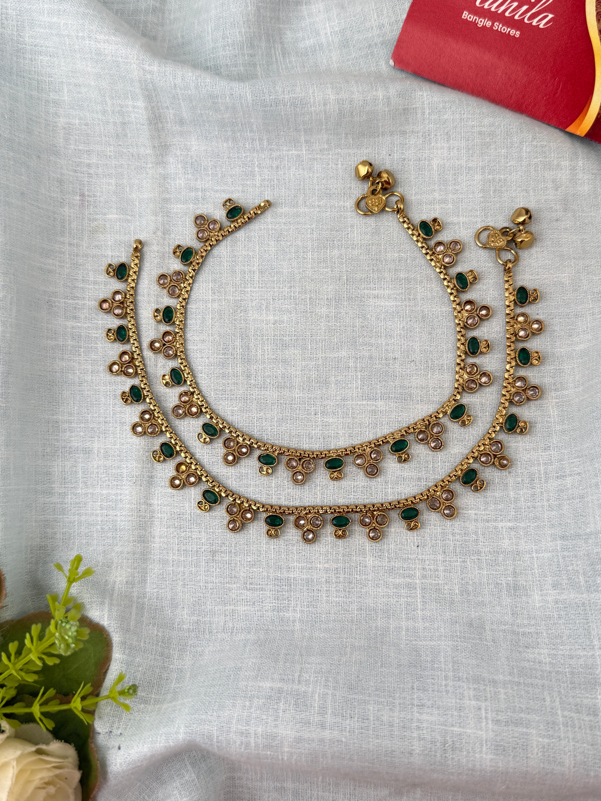 Elegant anklets for women