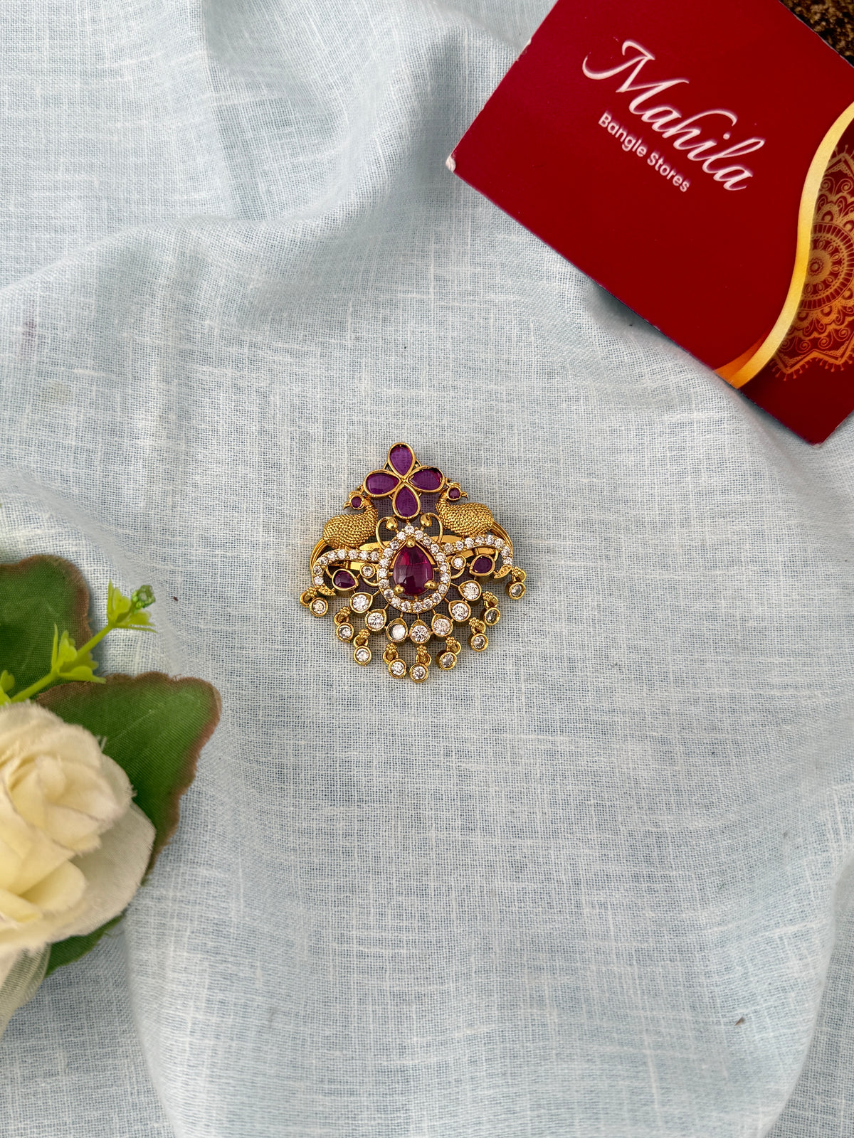 Stylish Saree Pins for women