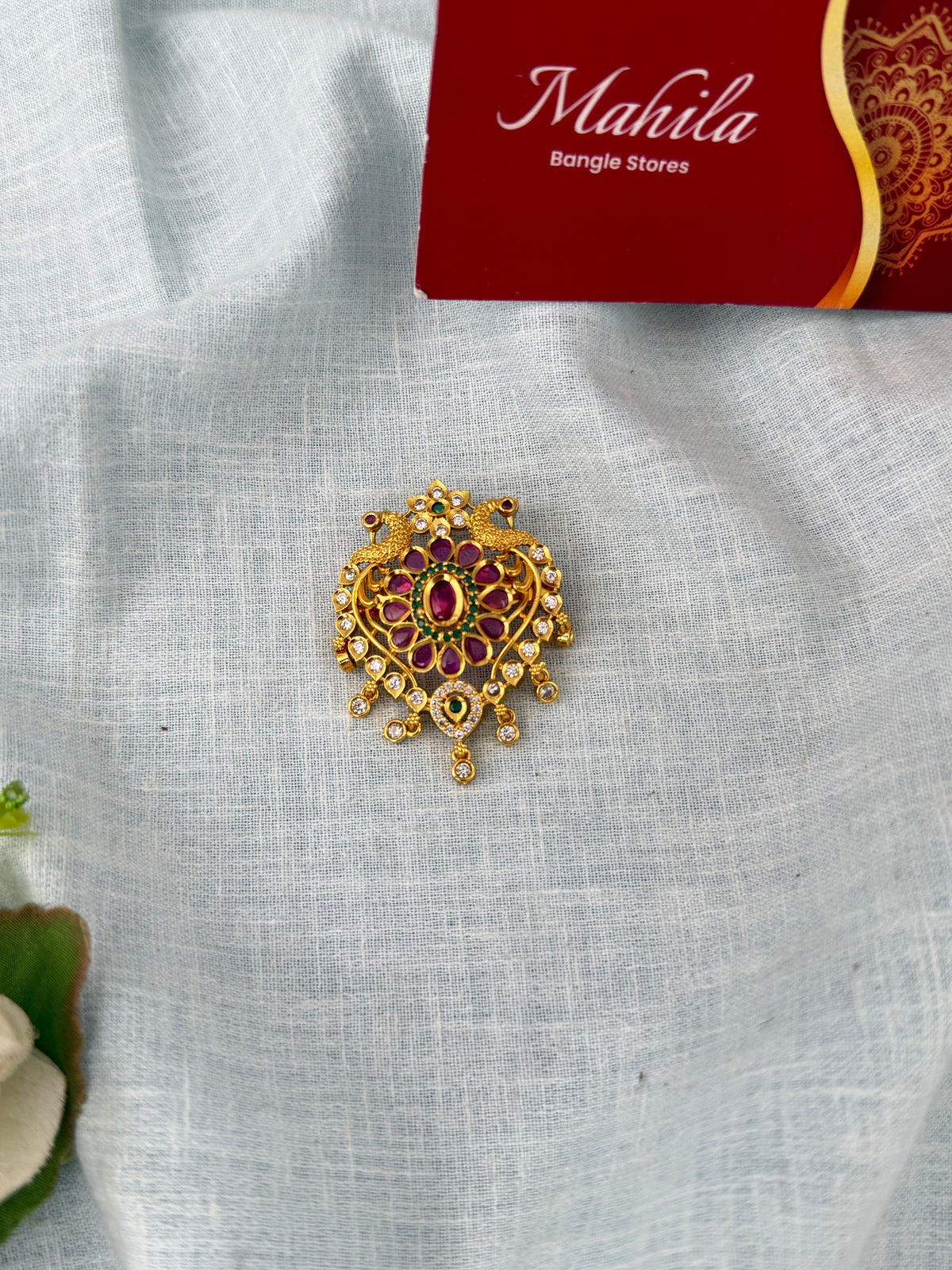 Stylish Saree Pins for women