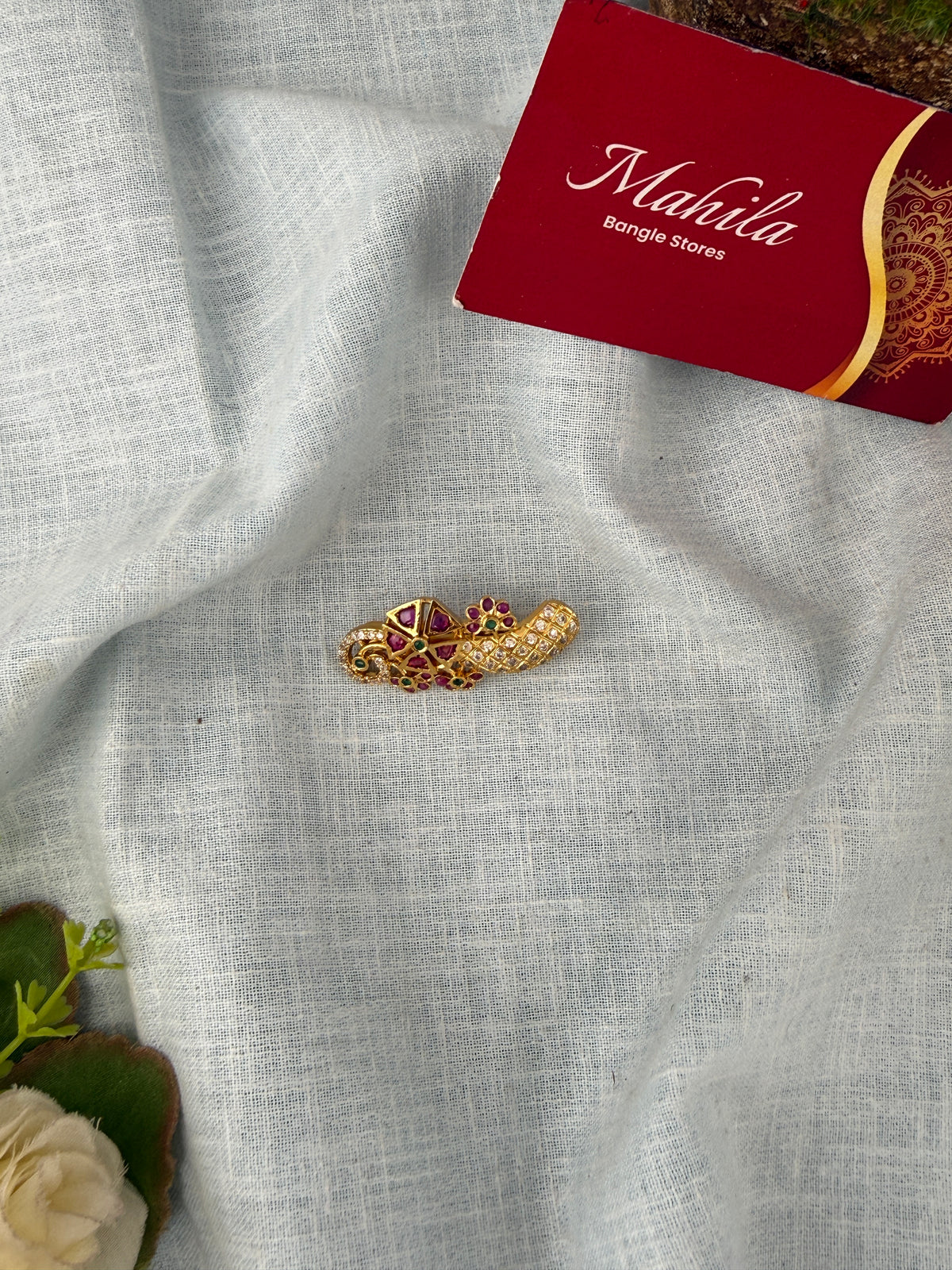 Stylish Saree Pins for women